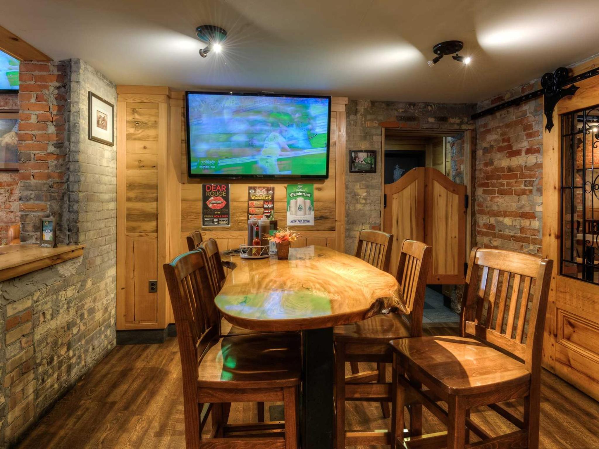 Guelph Vacations - Western Hotel Executive Suites - Property Image 48