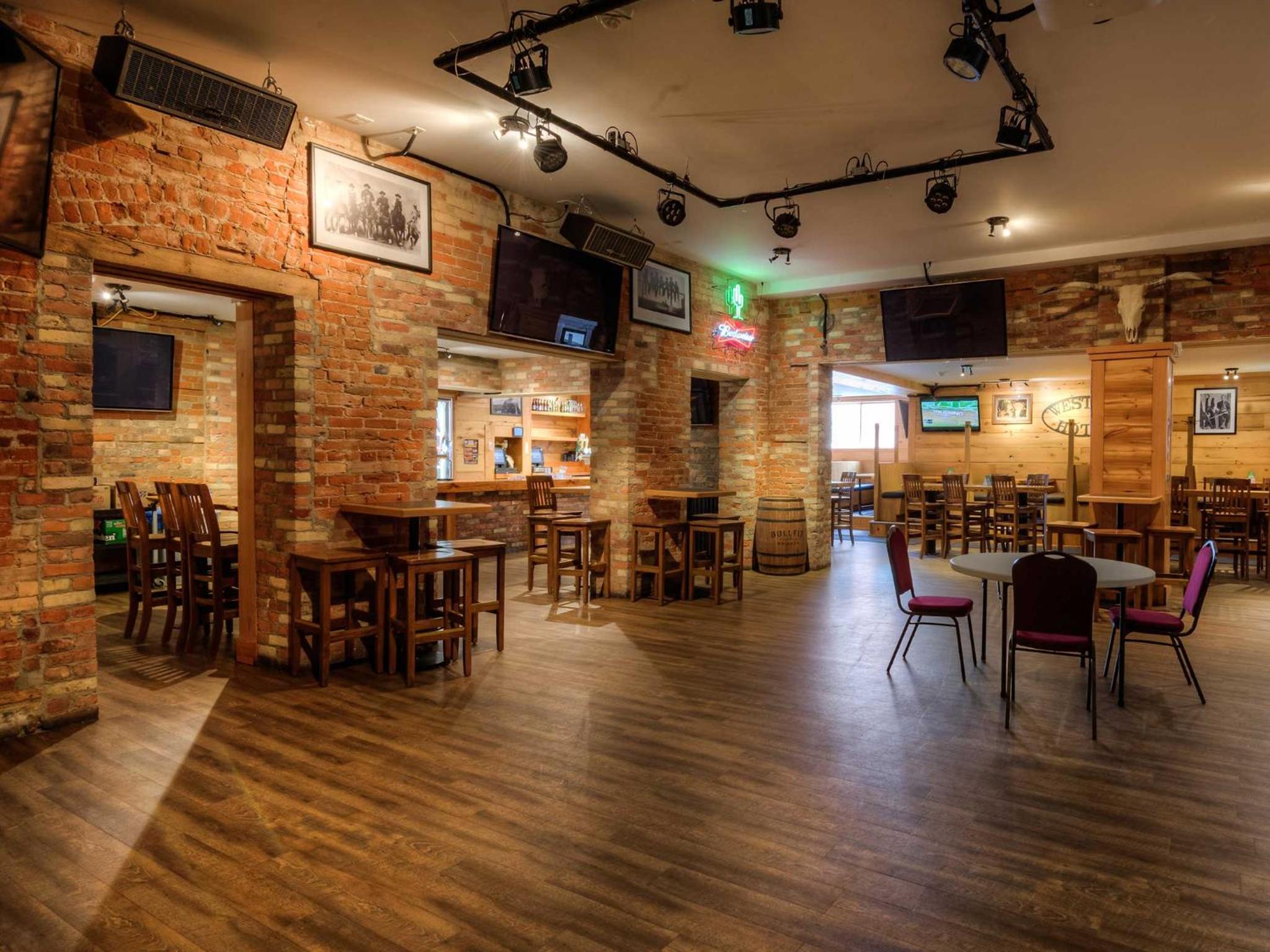 Guelph Vacations - Western Hotel Executive Suites - Property Image 49
