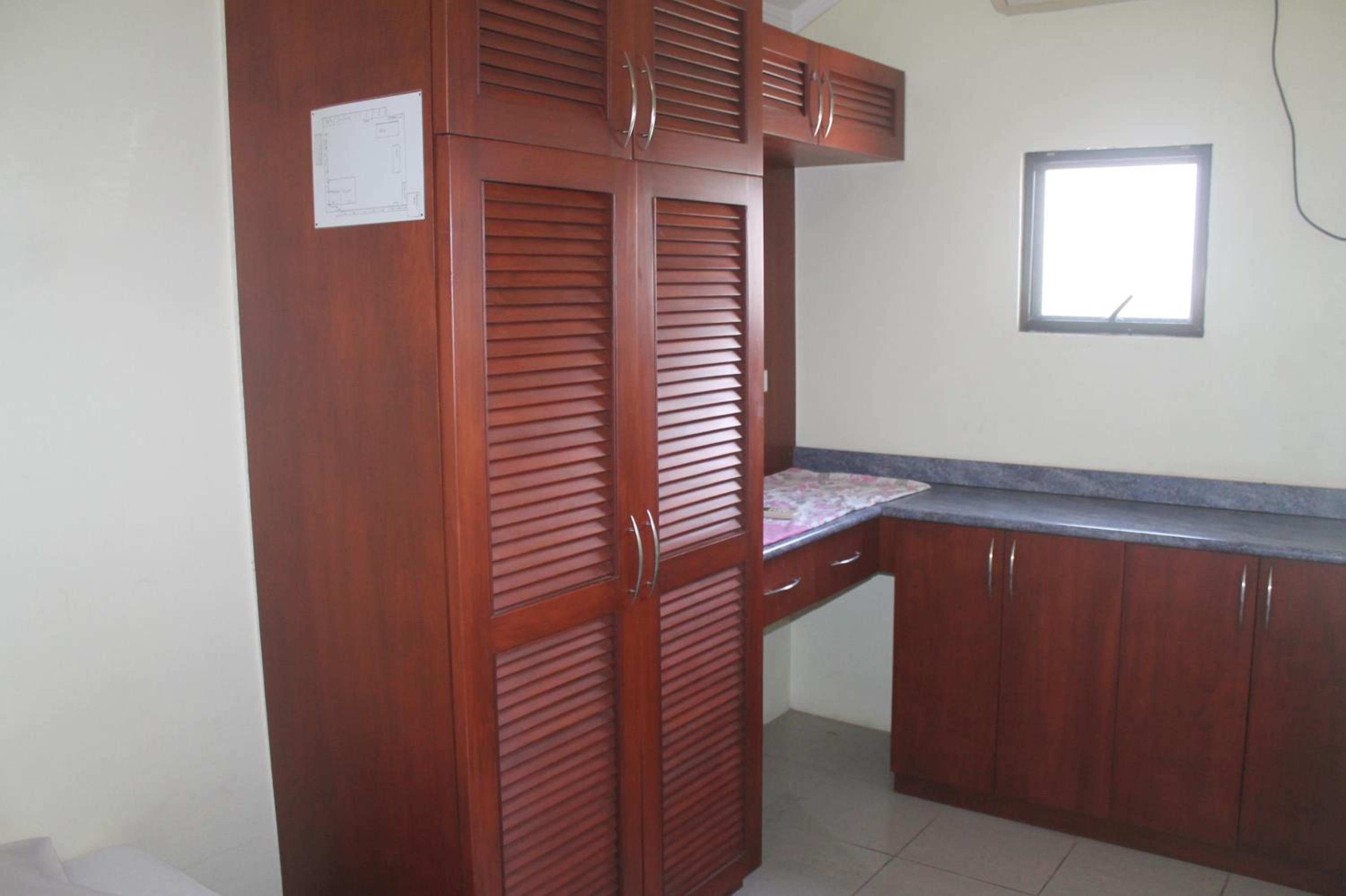 Shalini Garden Hotel & Apartments