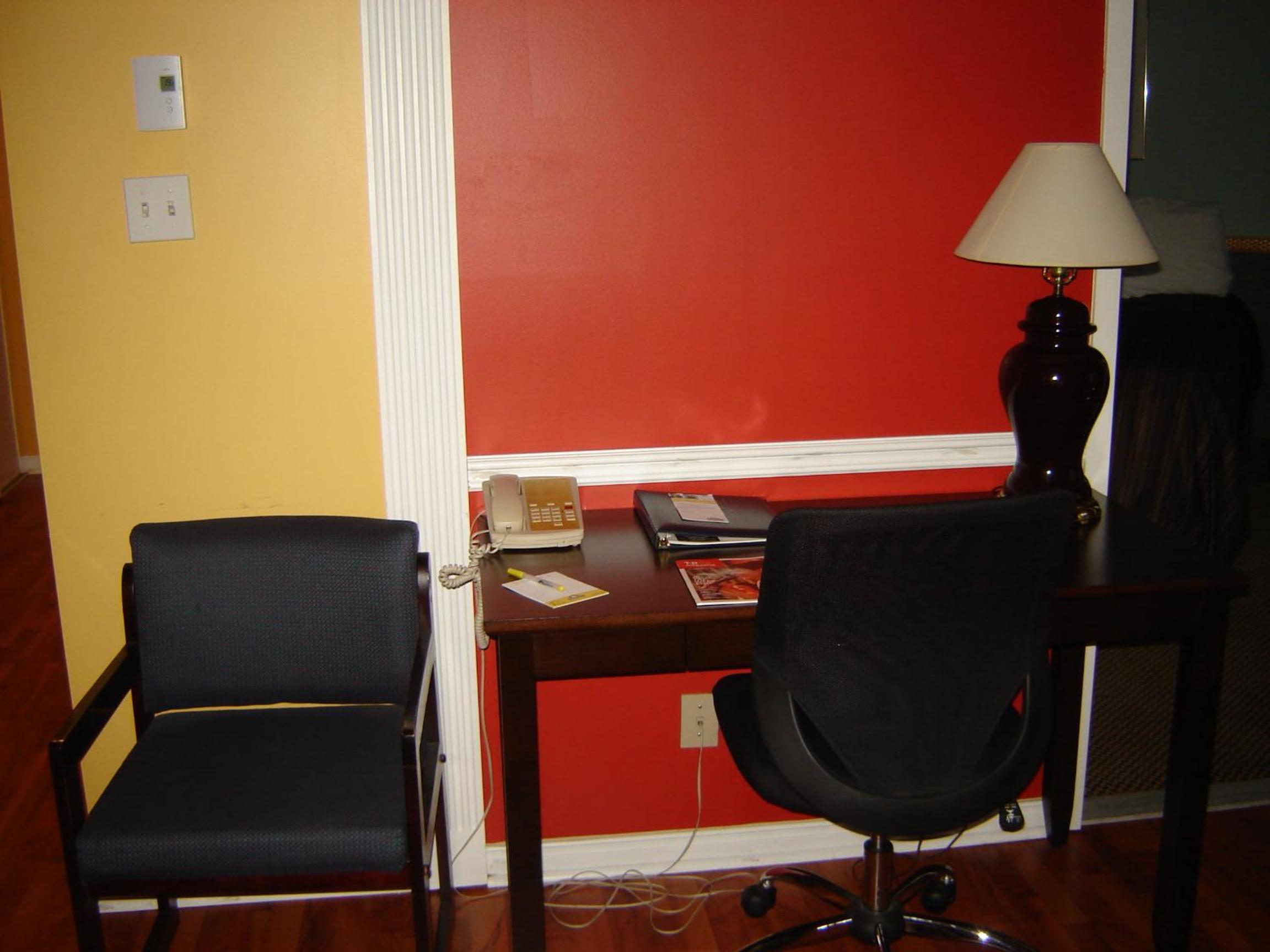 Trois-rivieres Vacations - Days Inn by Wyndham Trois-Rivieres - Property Image 2