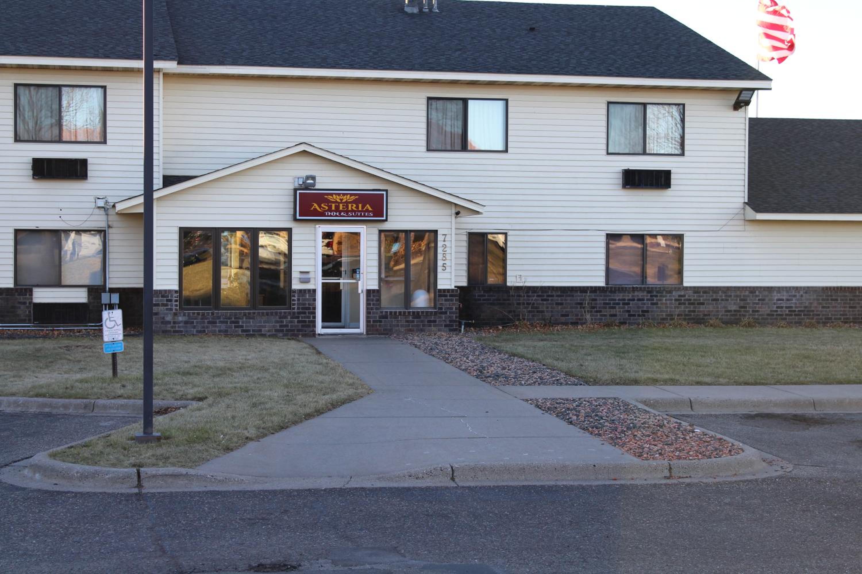 Coratel Inn and Suites Maple Grove - Property Image 1