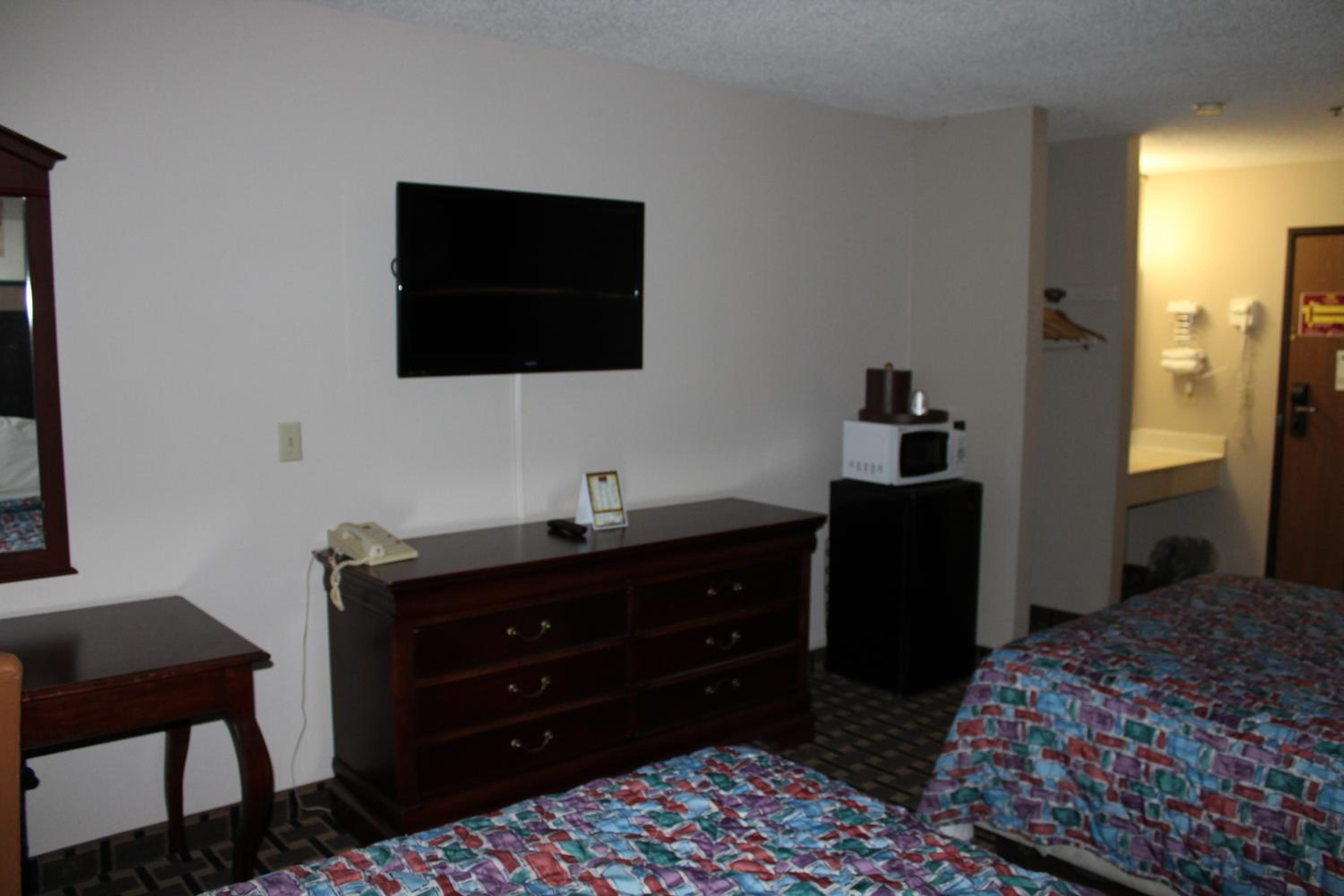 Coratel Inn and Suites Maple Grove - Property Image 61