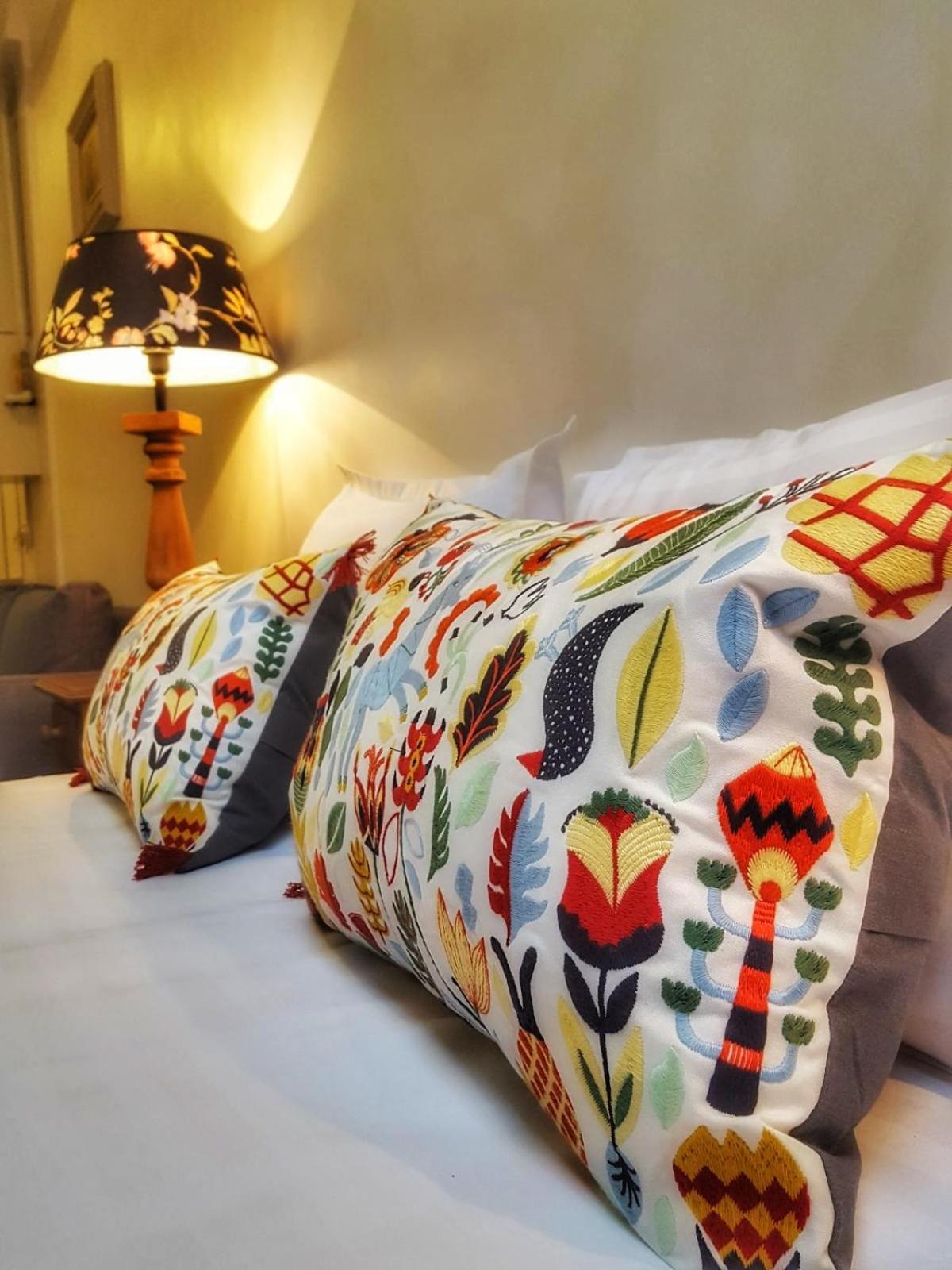 Windmill Studios by Rembrandt Old Town en Bucharest — bedroom