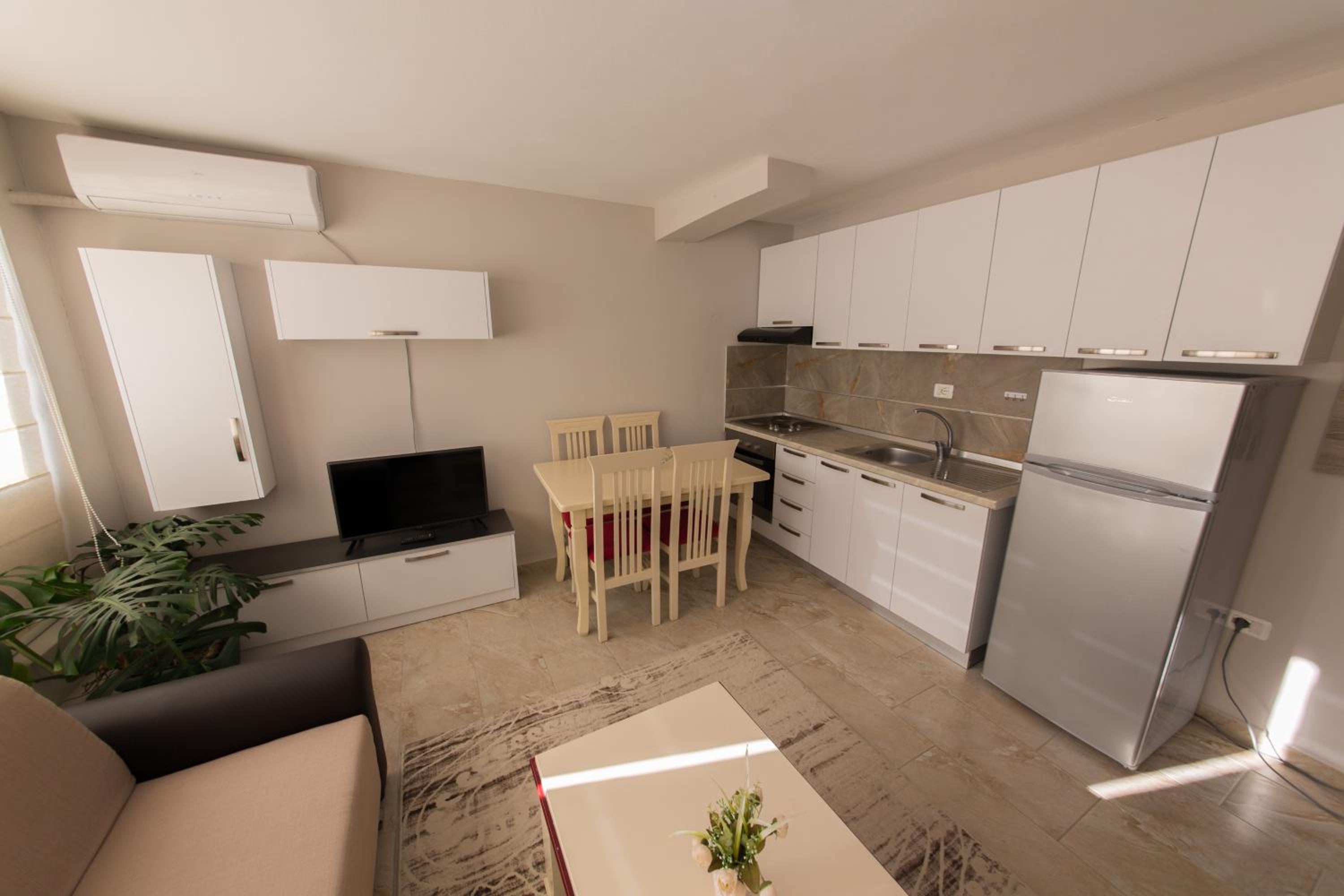 Apartments Qerret