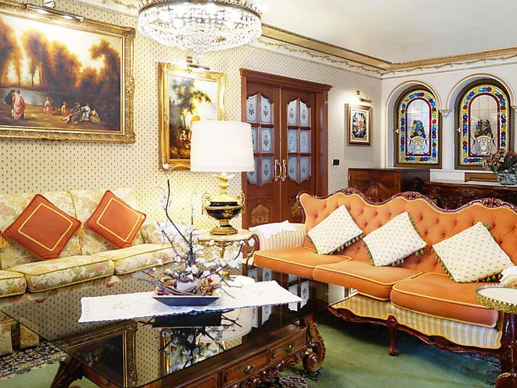 VILLA WITH PRIVATE POOL,NEAR THE BEACH , BBQ, WiFi