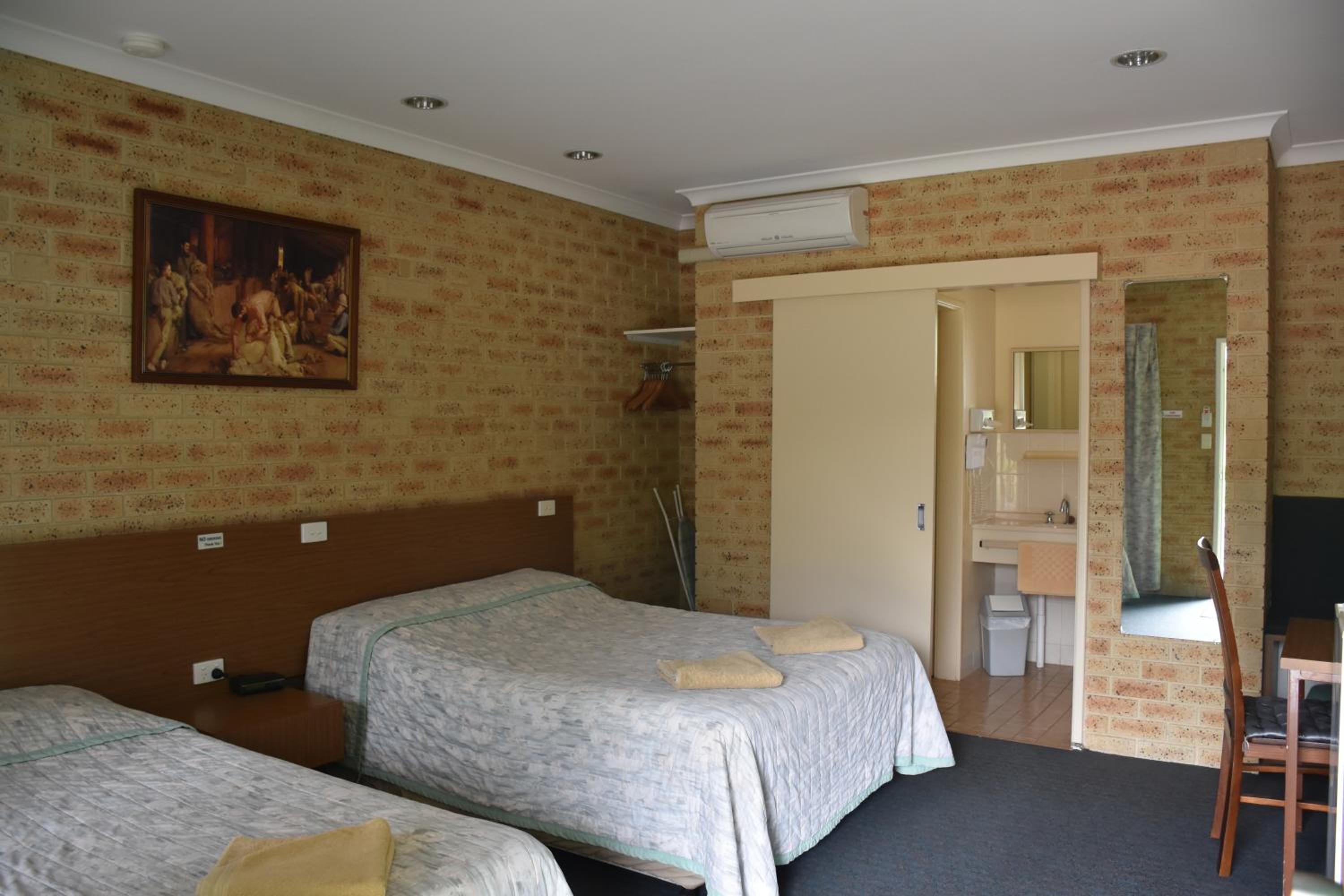 Mount Barker Valley Views Motel & Chalets, Western Australia