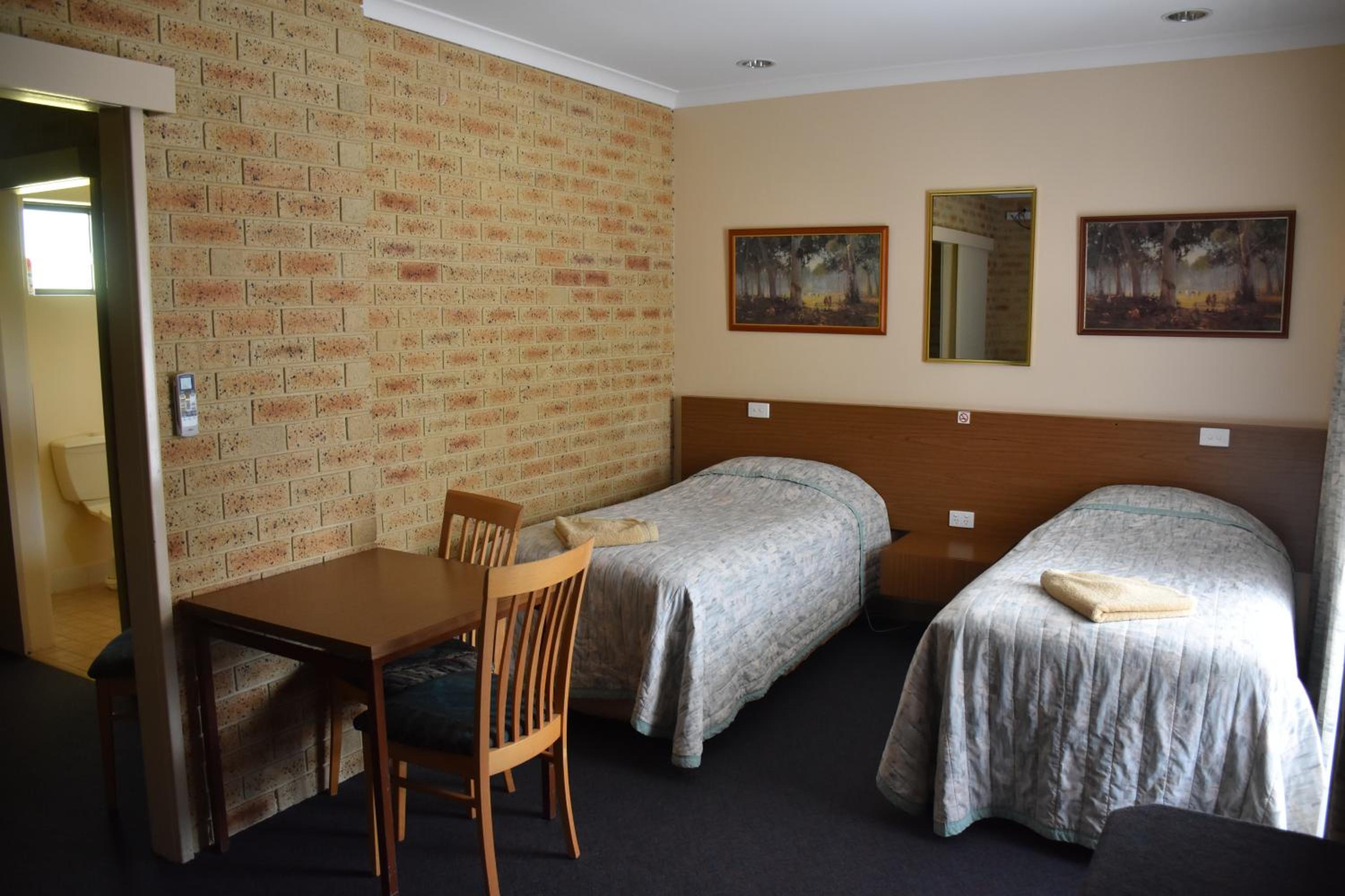 Mount Barker Valley Views Motel & Chalets, Western Australia