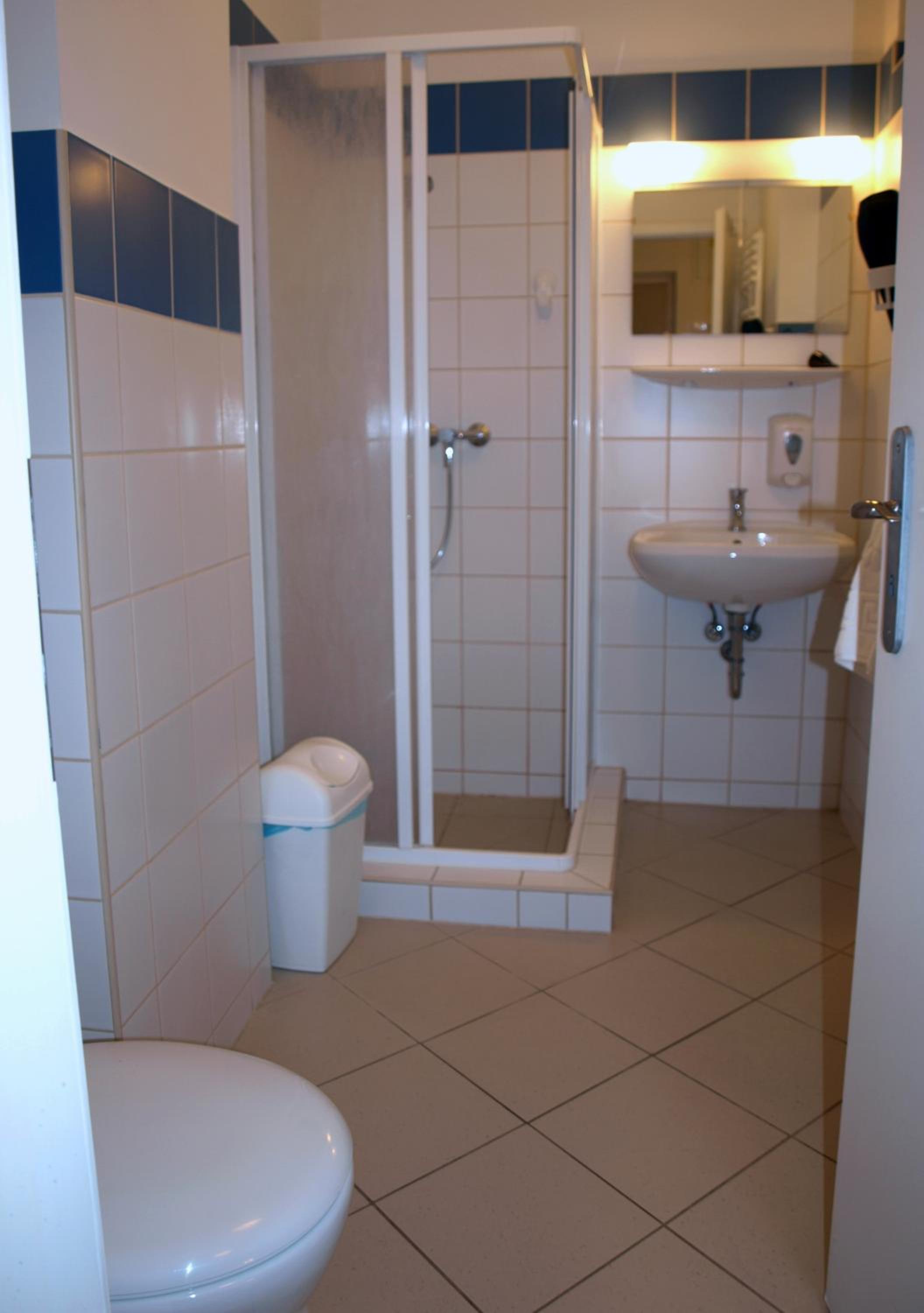 Photo 33