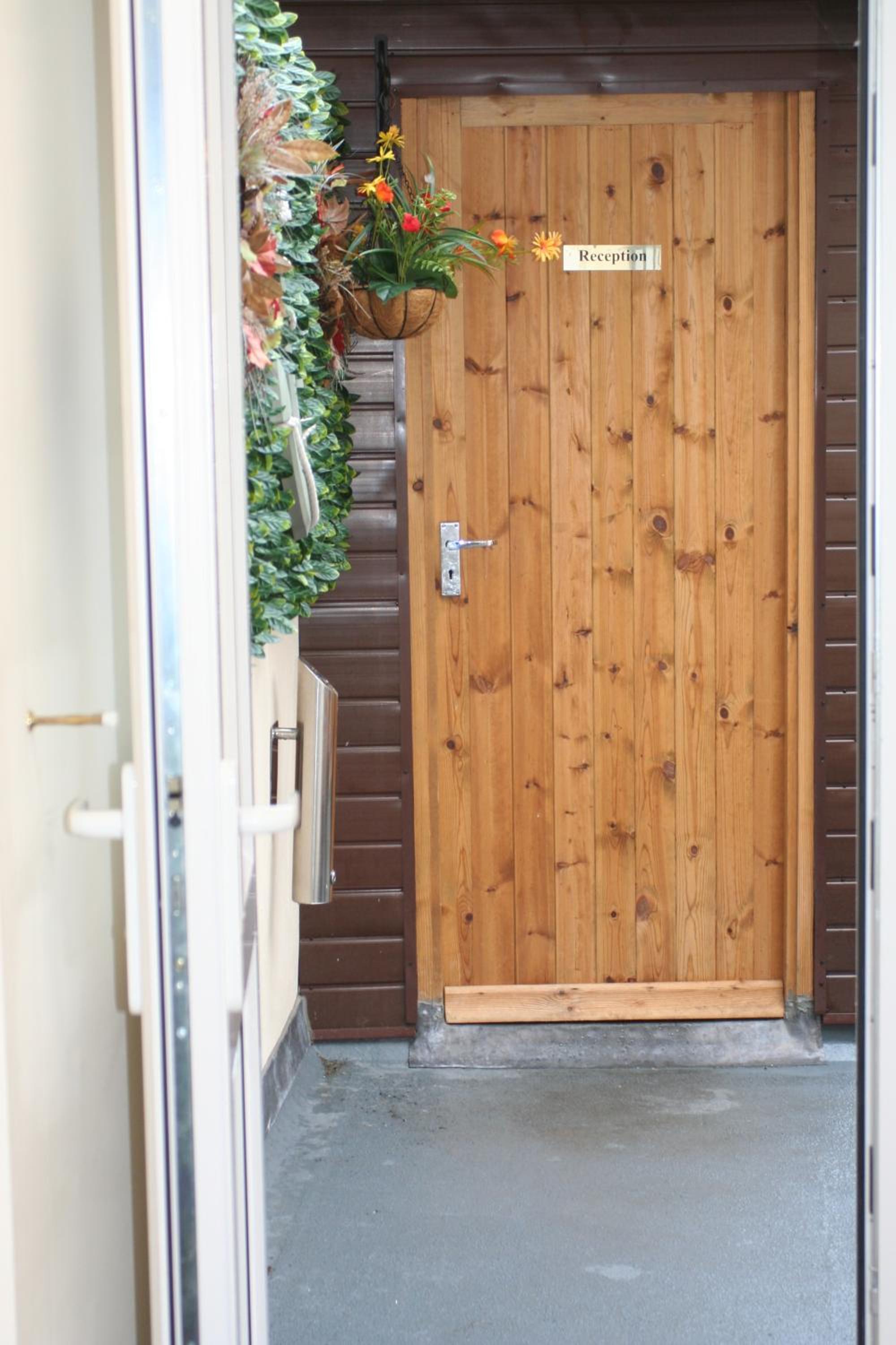 Hotel ABBEY HOLIDAY ACCOMMODATiON - Image 1