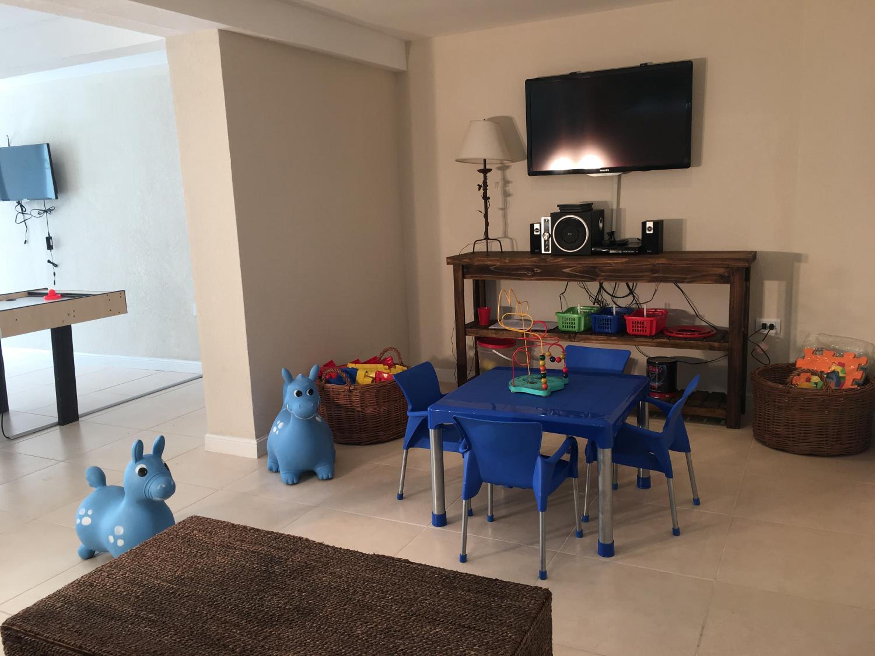 Aqualina Suites