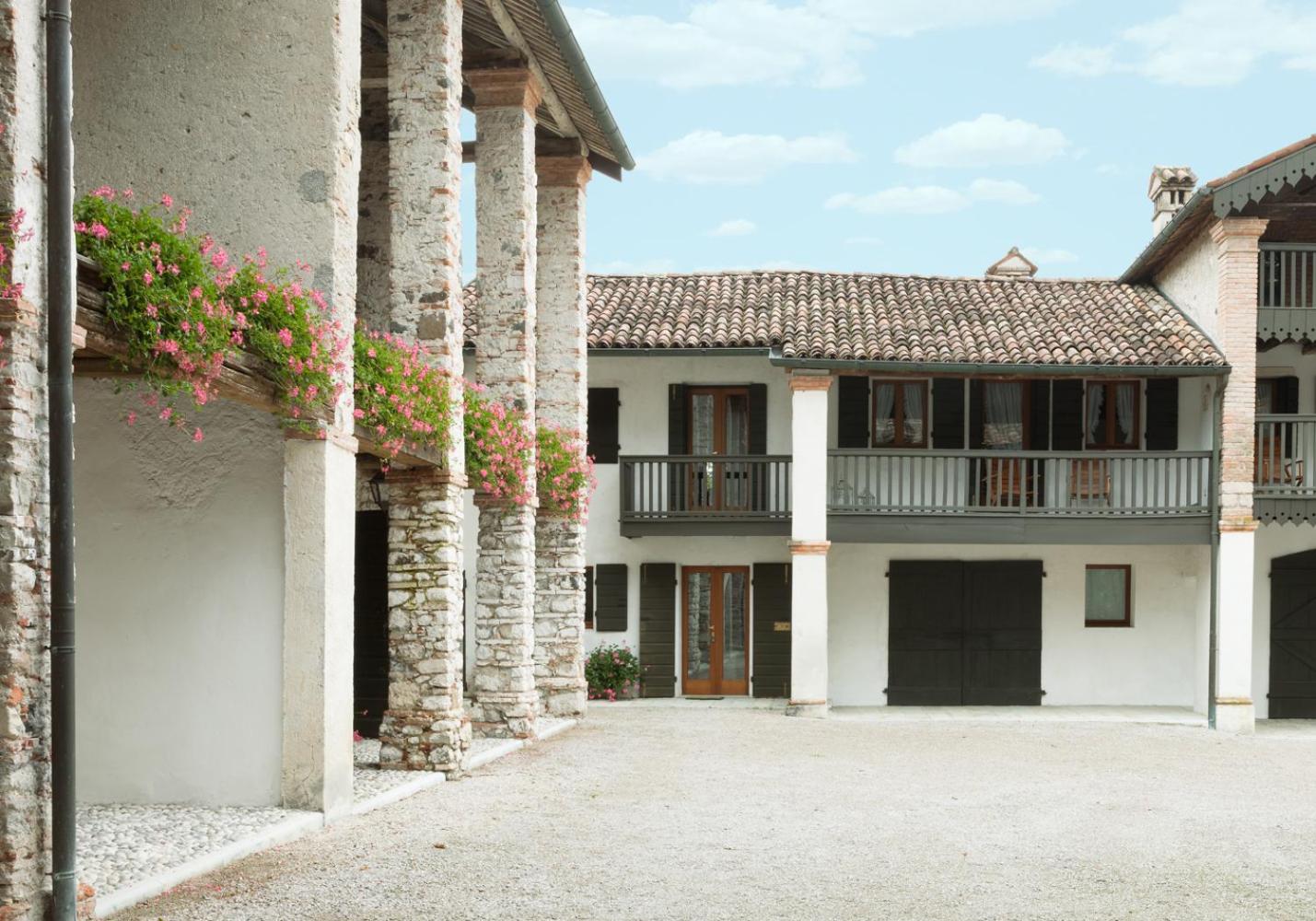 Colvago La Corte Spectacular Ancient Country House view 4