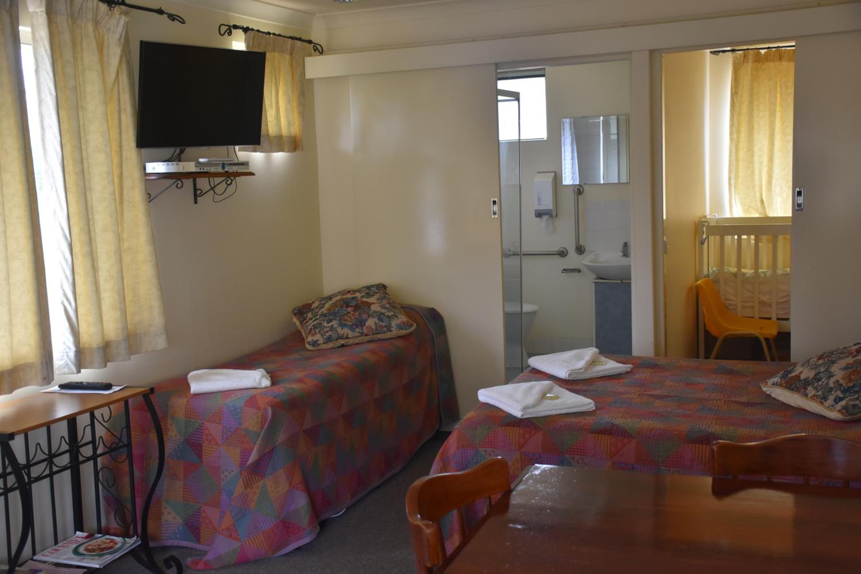 Mount Barker Valley Views Motel & Chalets, Western Australia