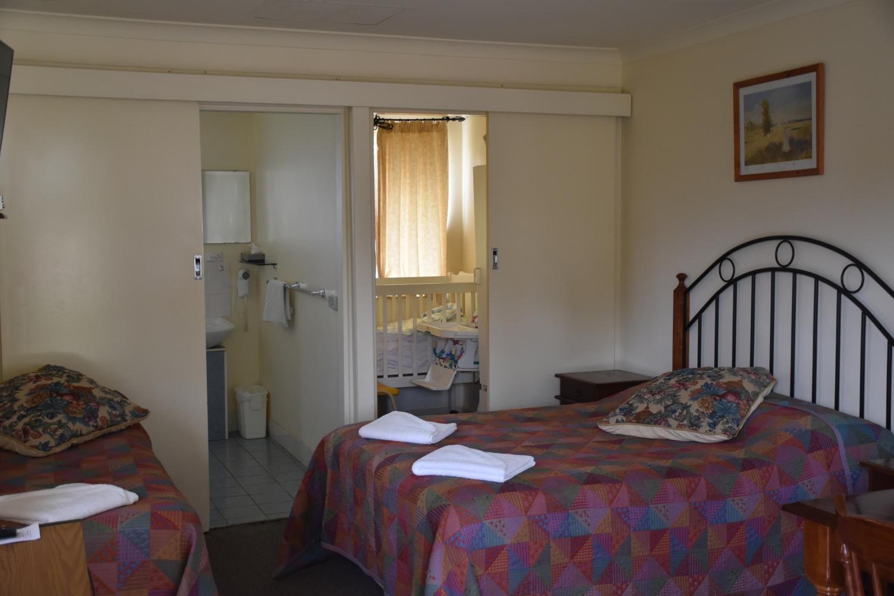 Mount Barker Valley Views Motel & Chalets, Western Australia