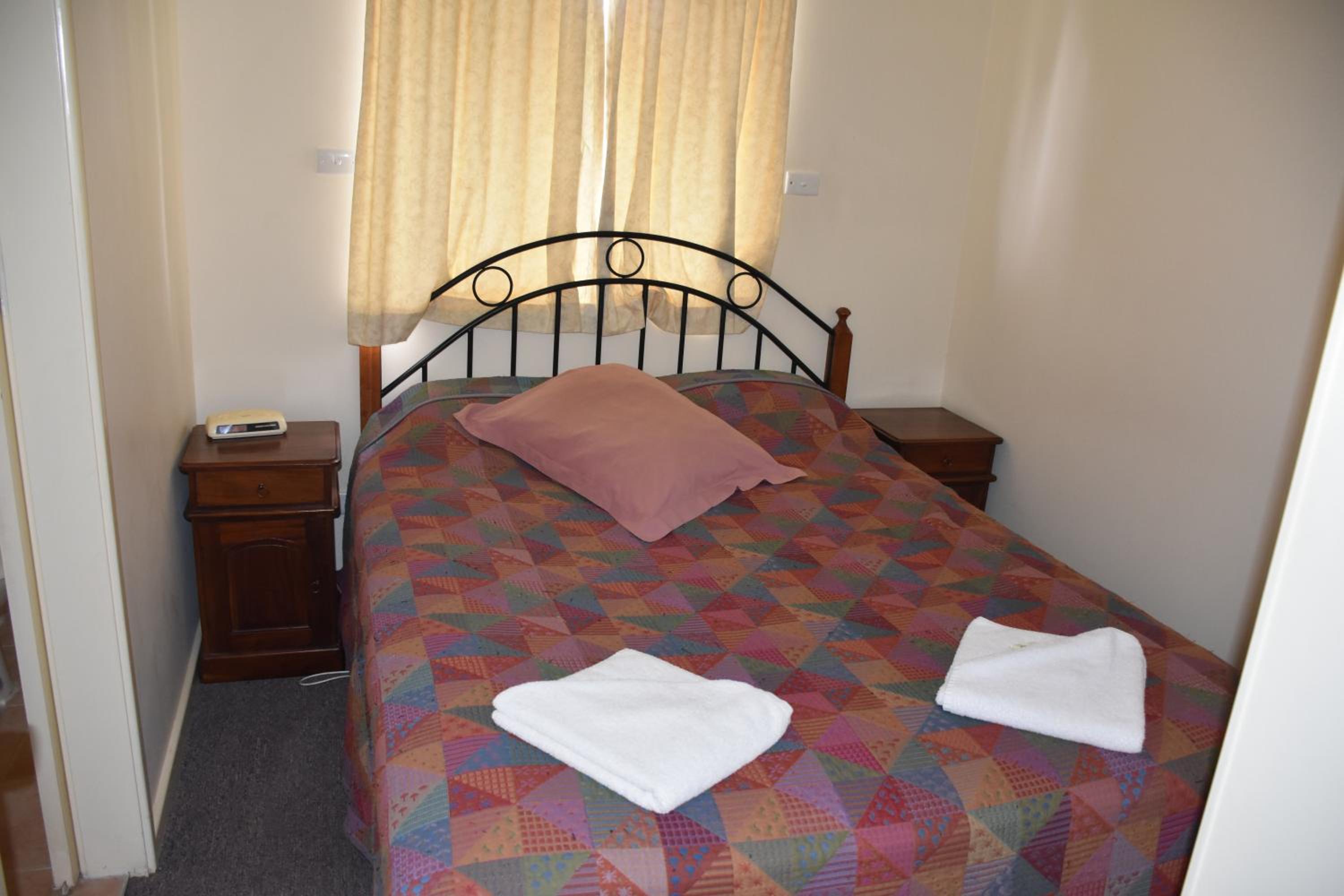 Mount Barker Valley Views Motel & Chalets, Western Australia