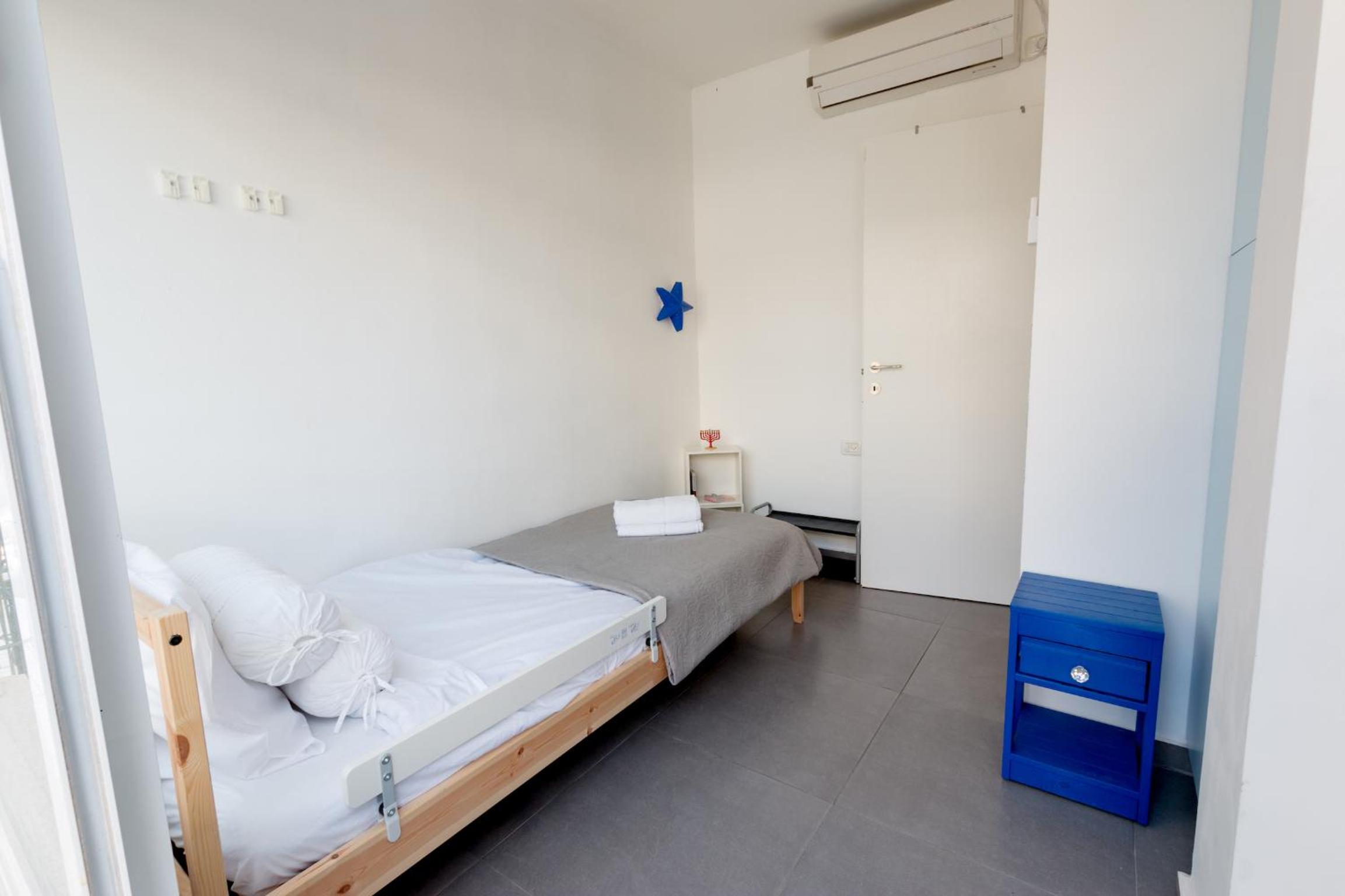 Bright 2 BR in Hype Neighborhood by FeelHome