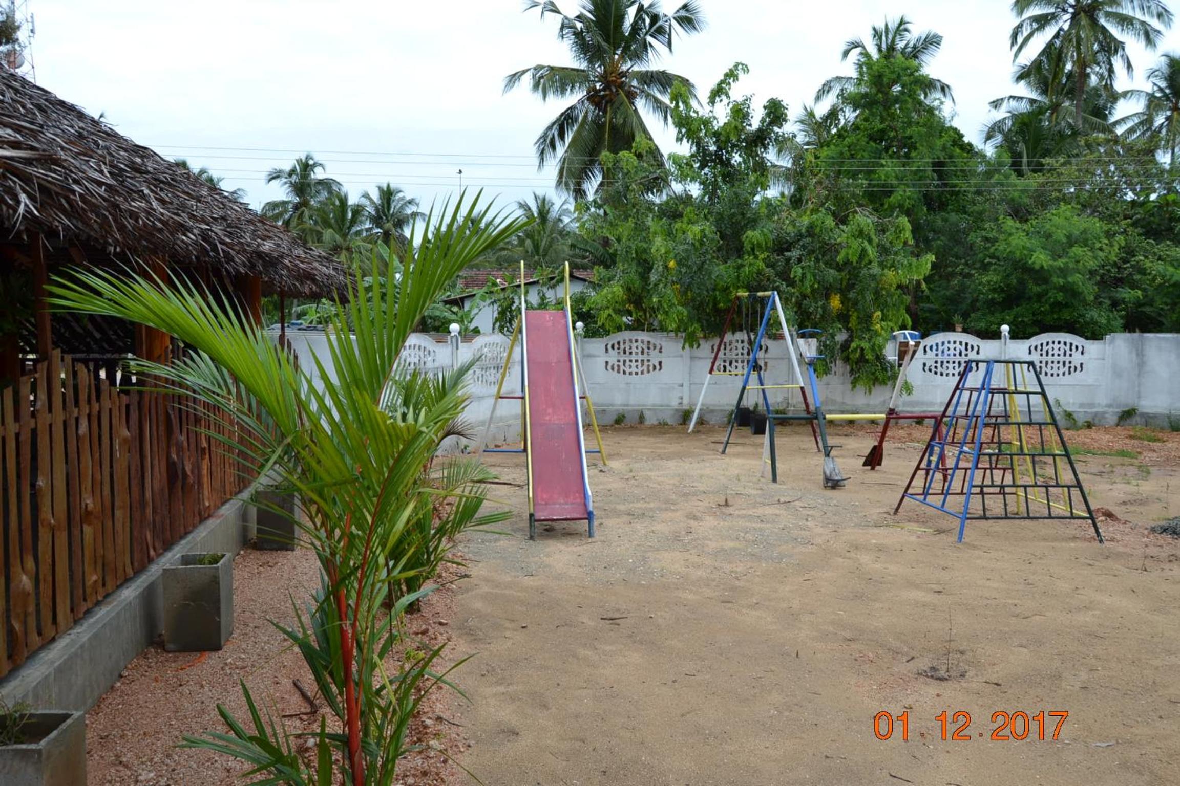 Shan Guest and Restaurant Nilaveli