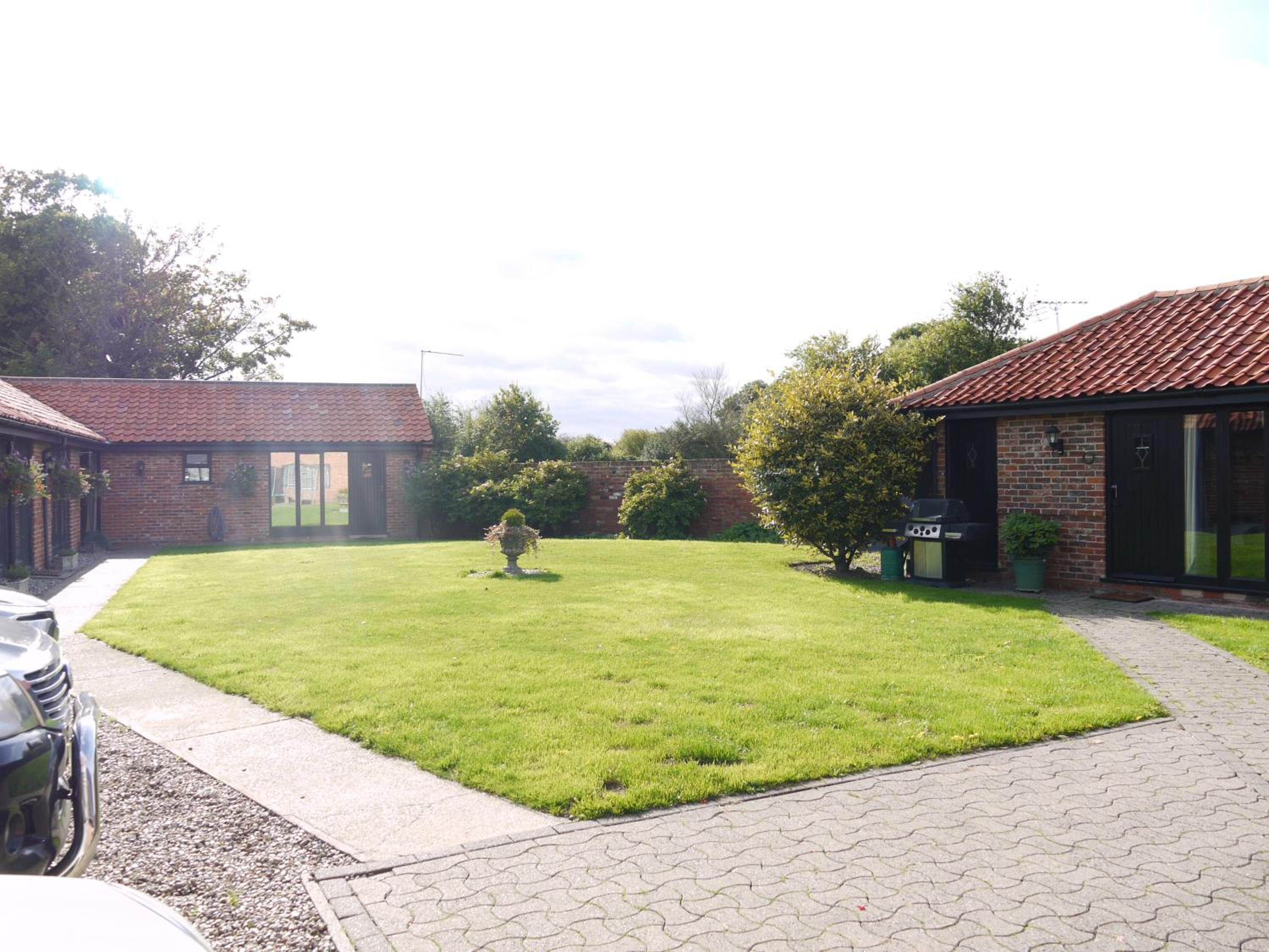 Barn Owl Lodge view 4
