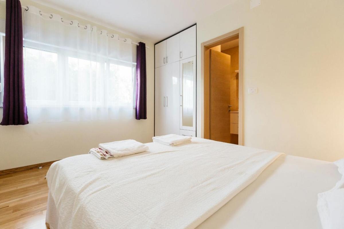 Apartment Tri sunca view 5