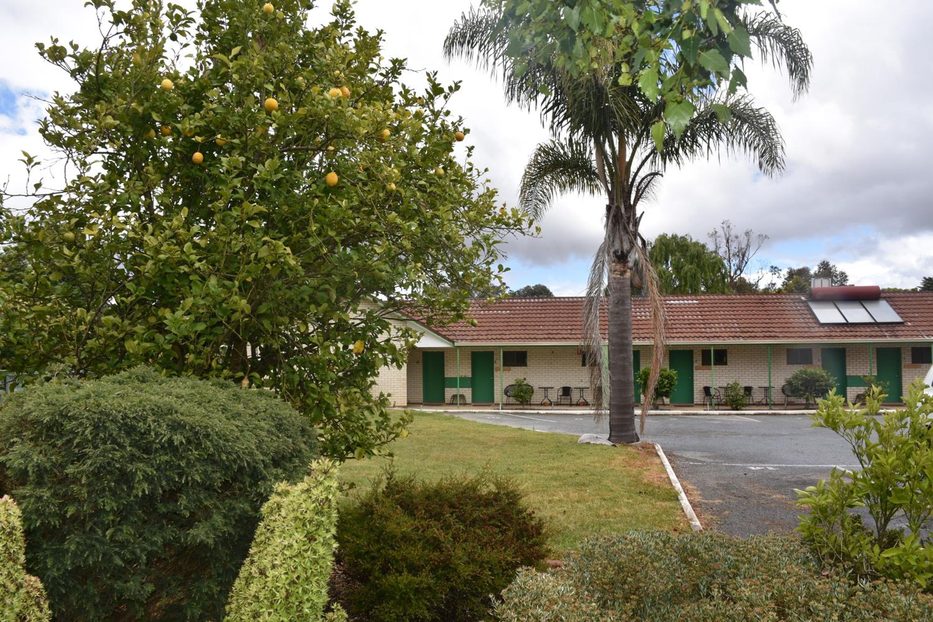 Mount Barker Valley Views Motel & Chalets, Western Australia