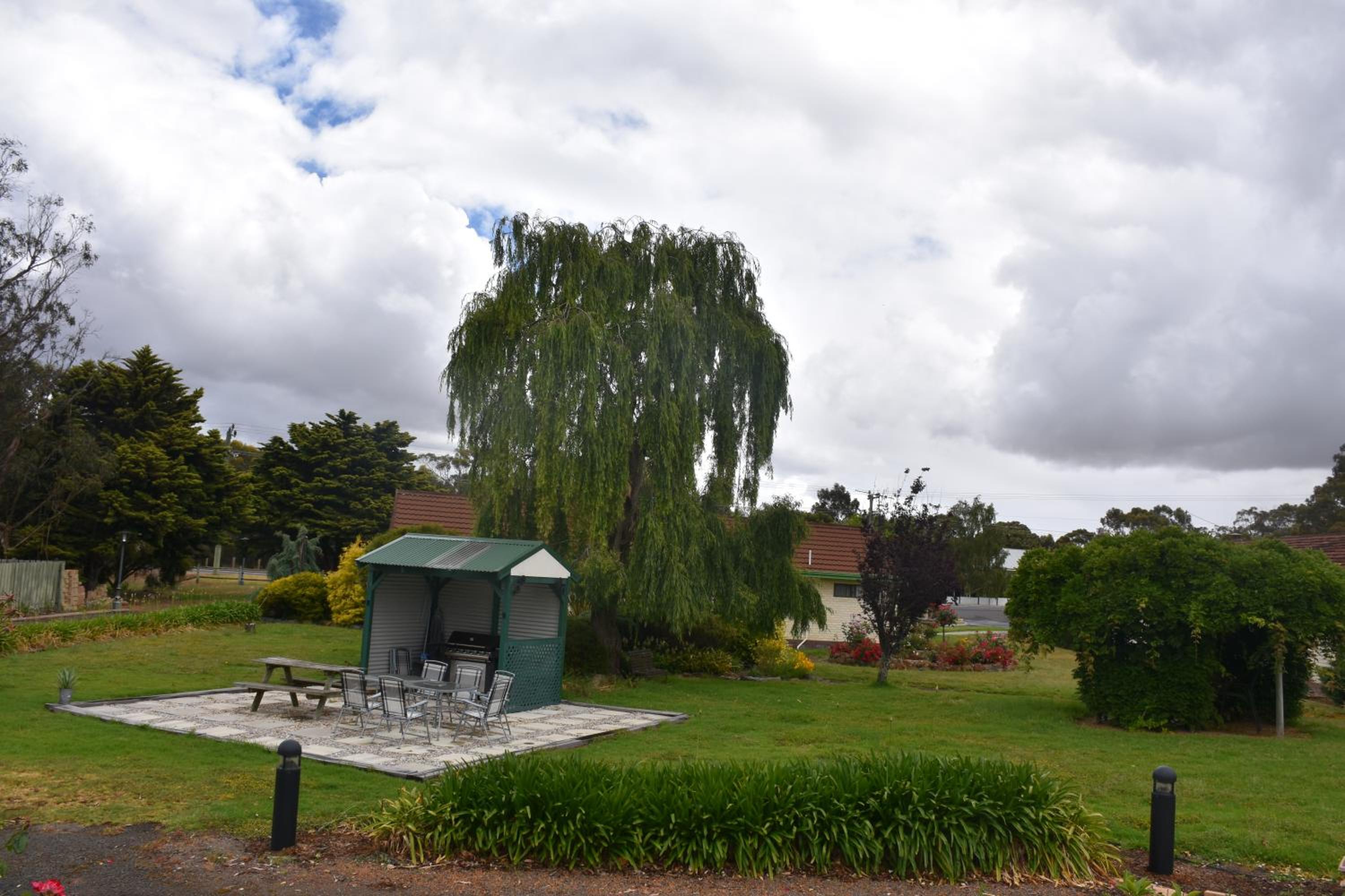 Mount Barker Valley Views Motel & Chalets, Western Australia