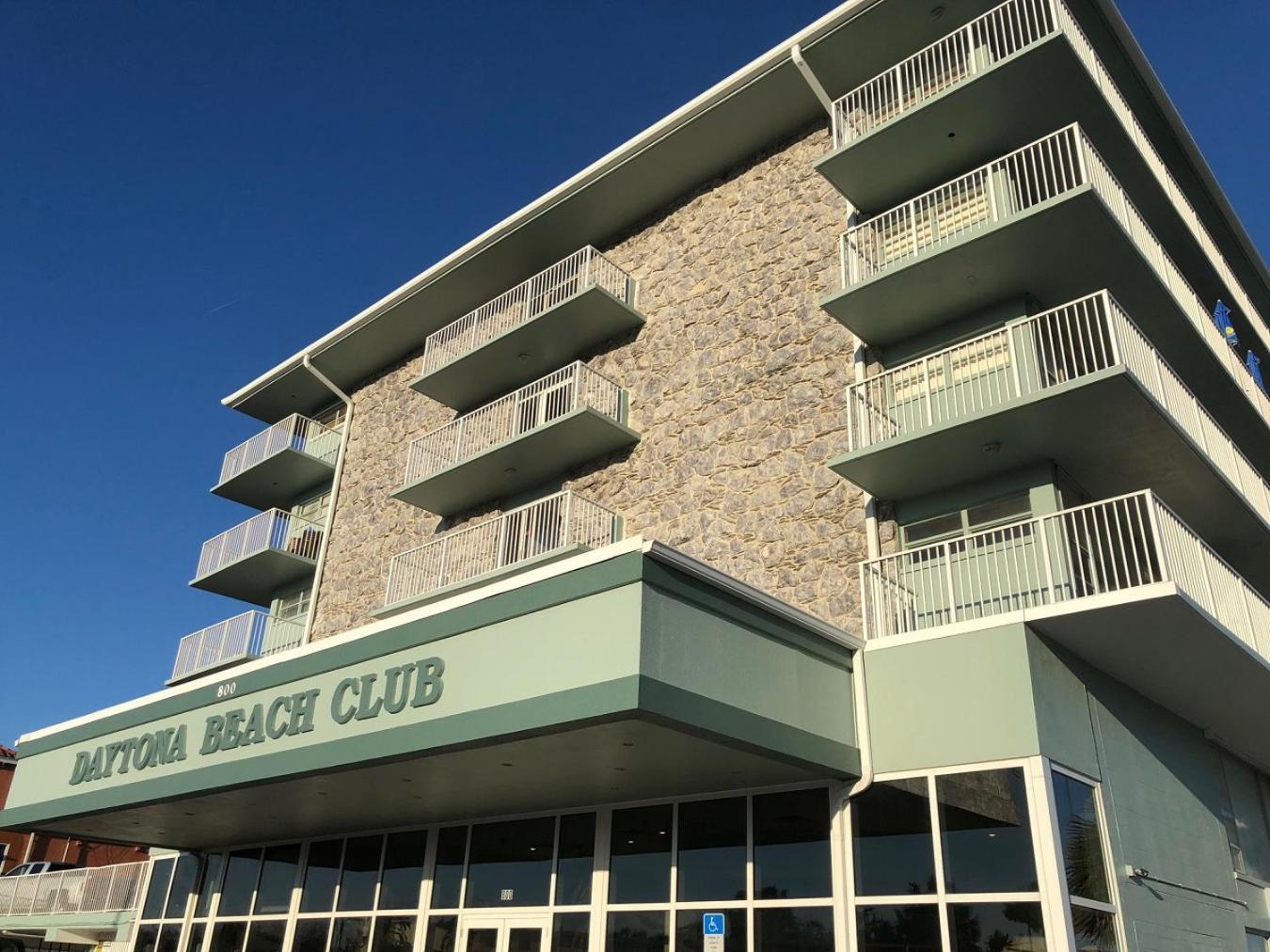 Hotel Daytona Beach Club Studios!