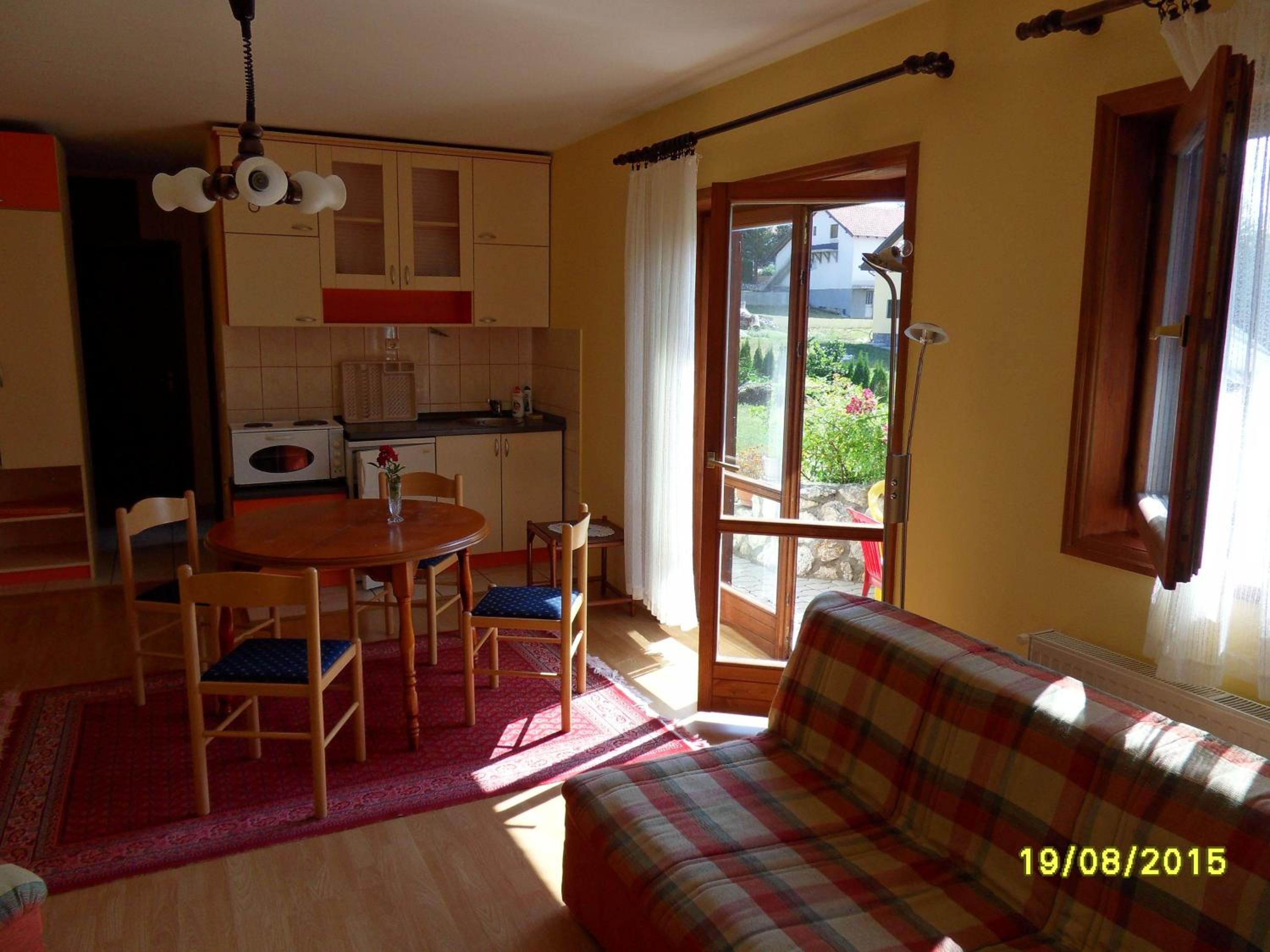 Photo 33