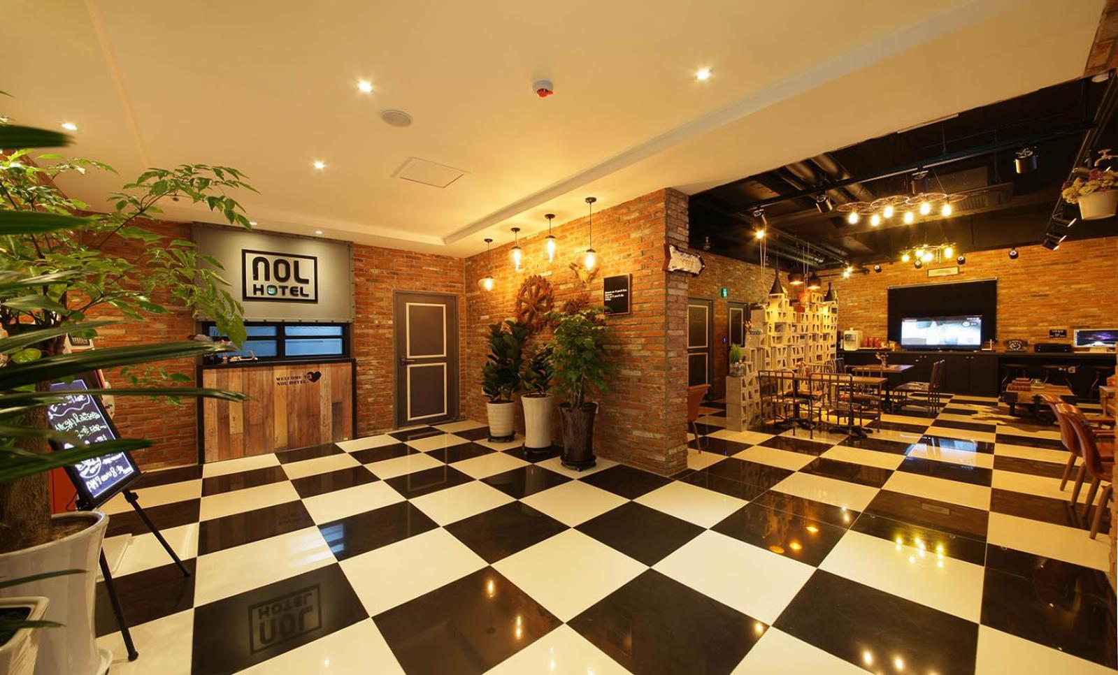 Hotel Nol