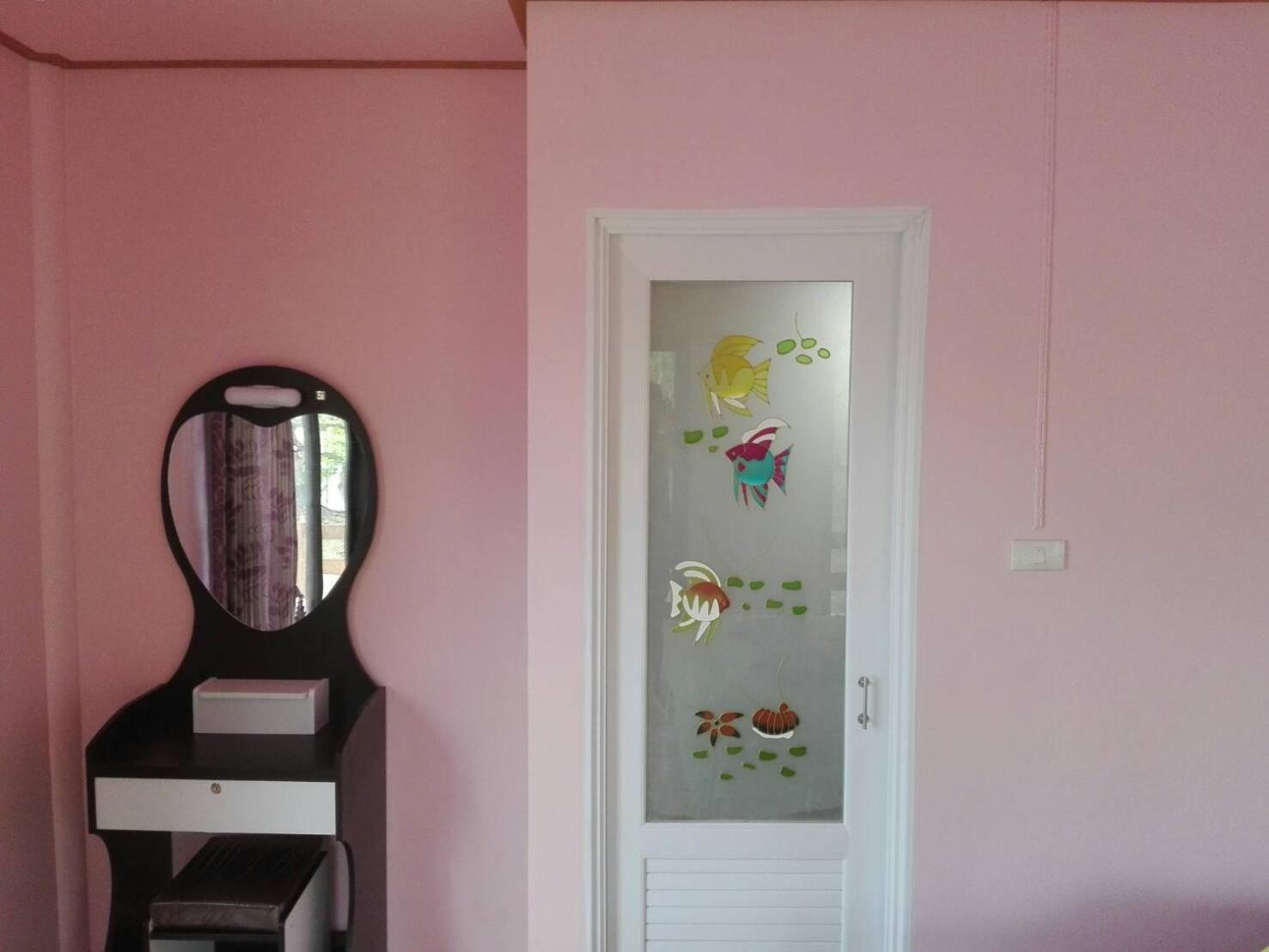 Chomlay Room & Restaurant