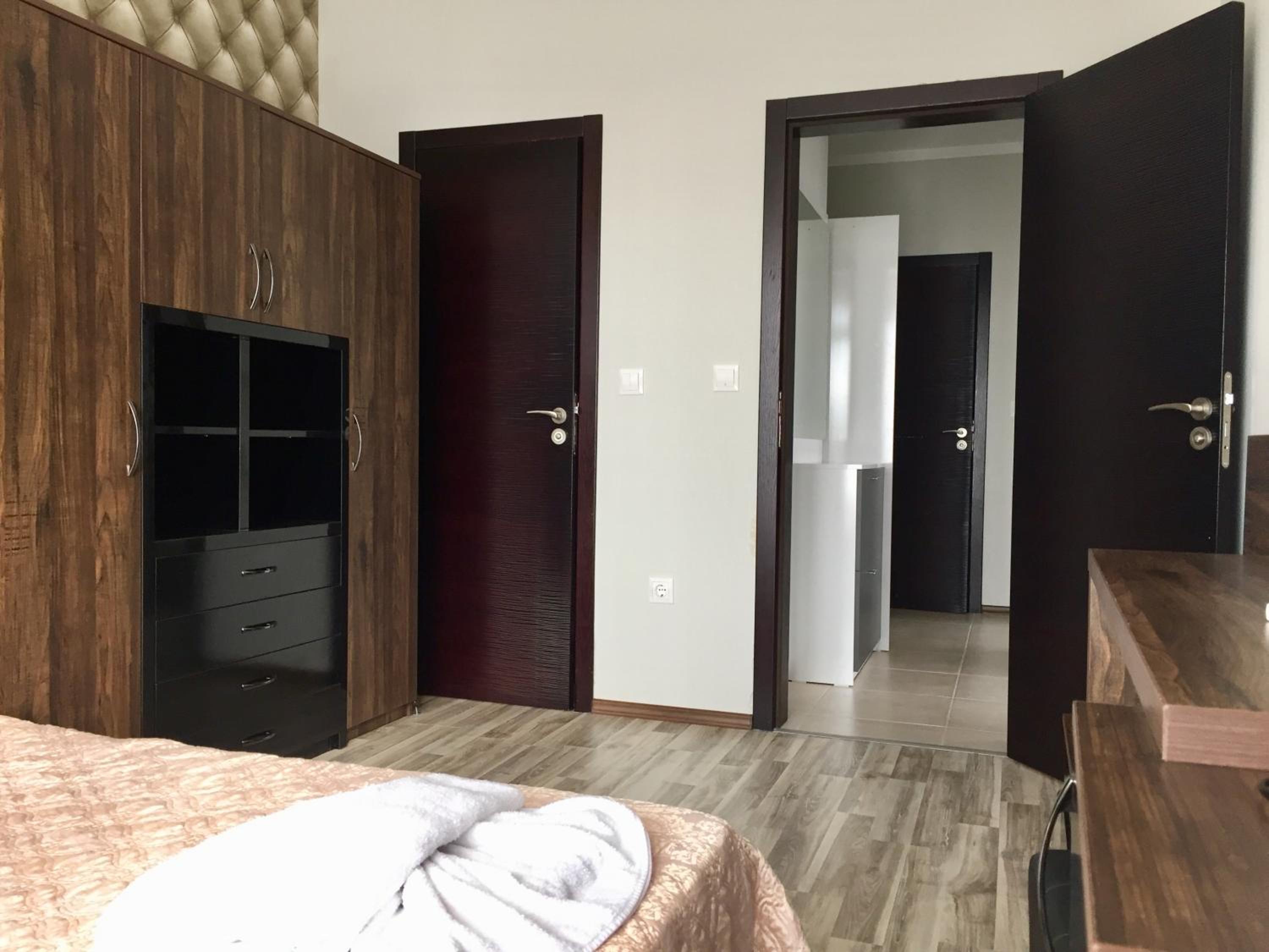 Green Paradise Deluxe Apartments
