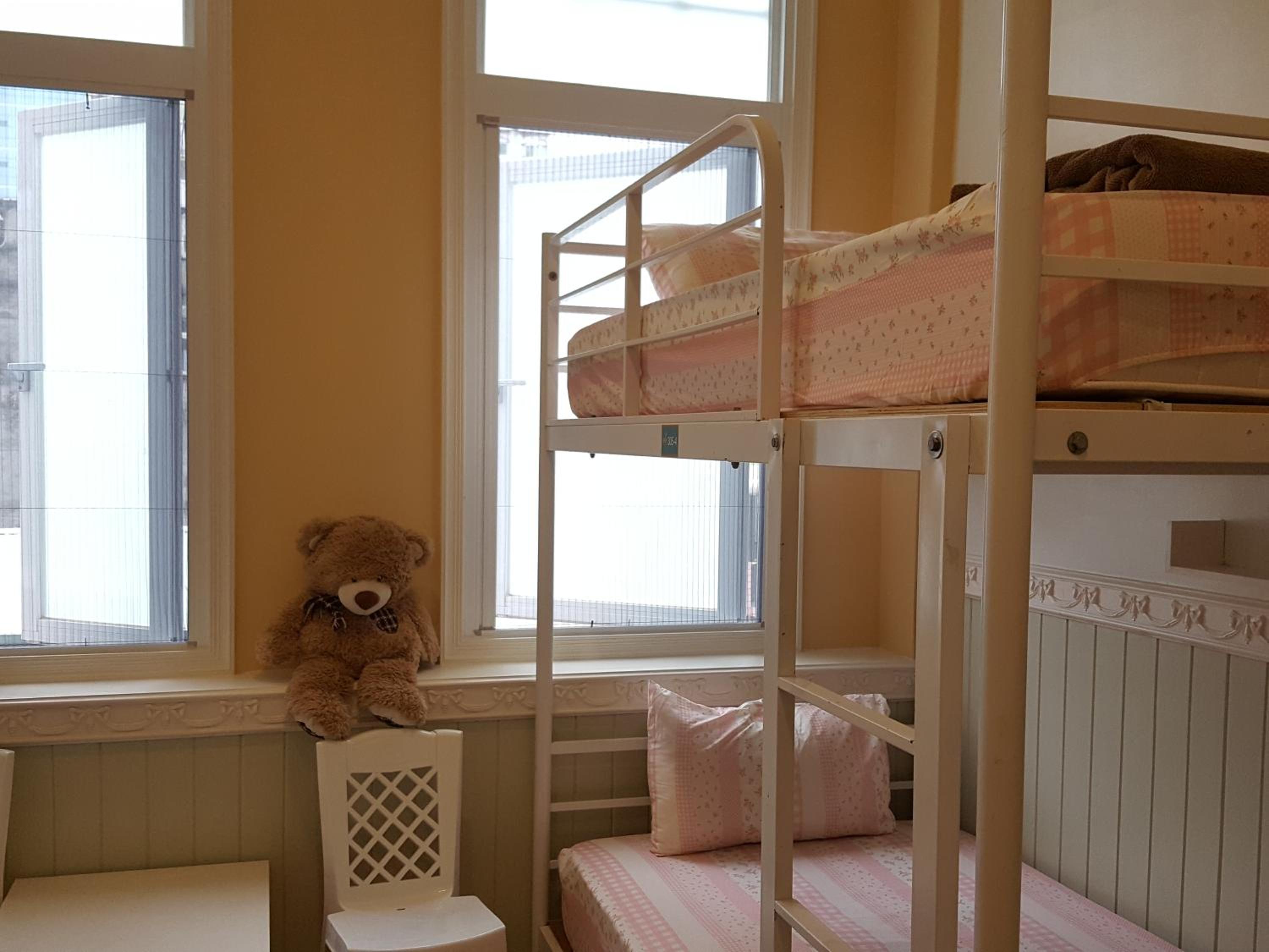 橙舍一館 TW Hostel I