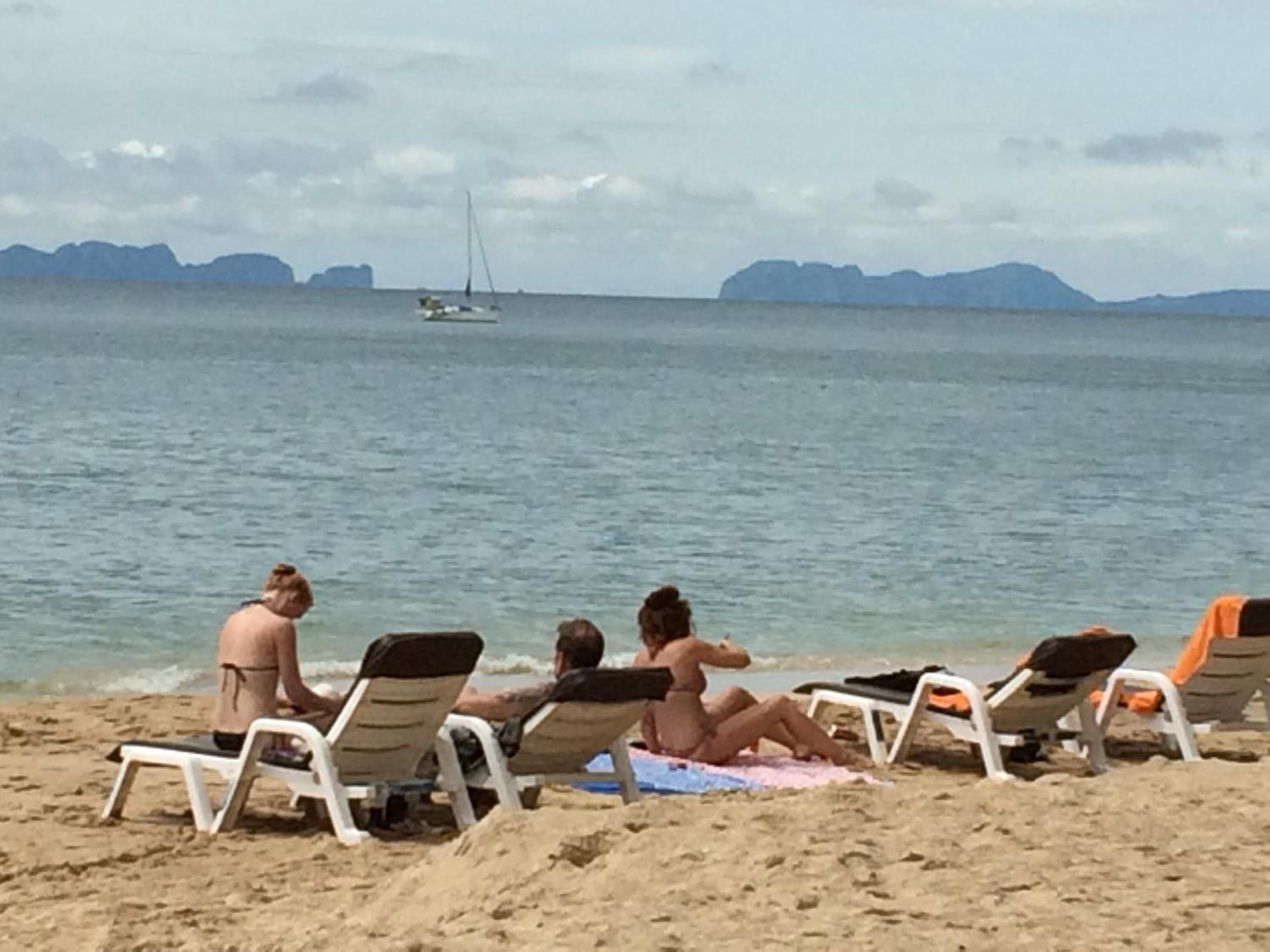 Baan Sri Lanta Sand