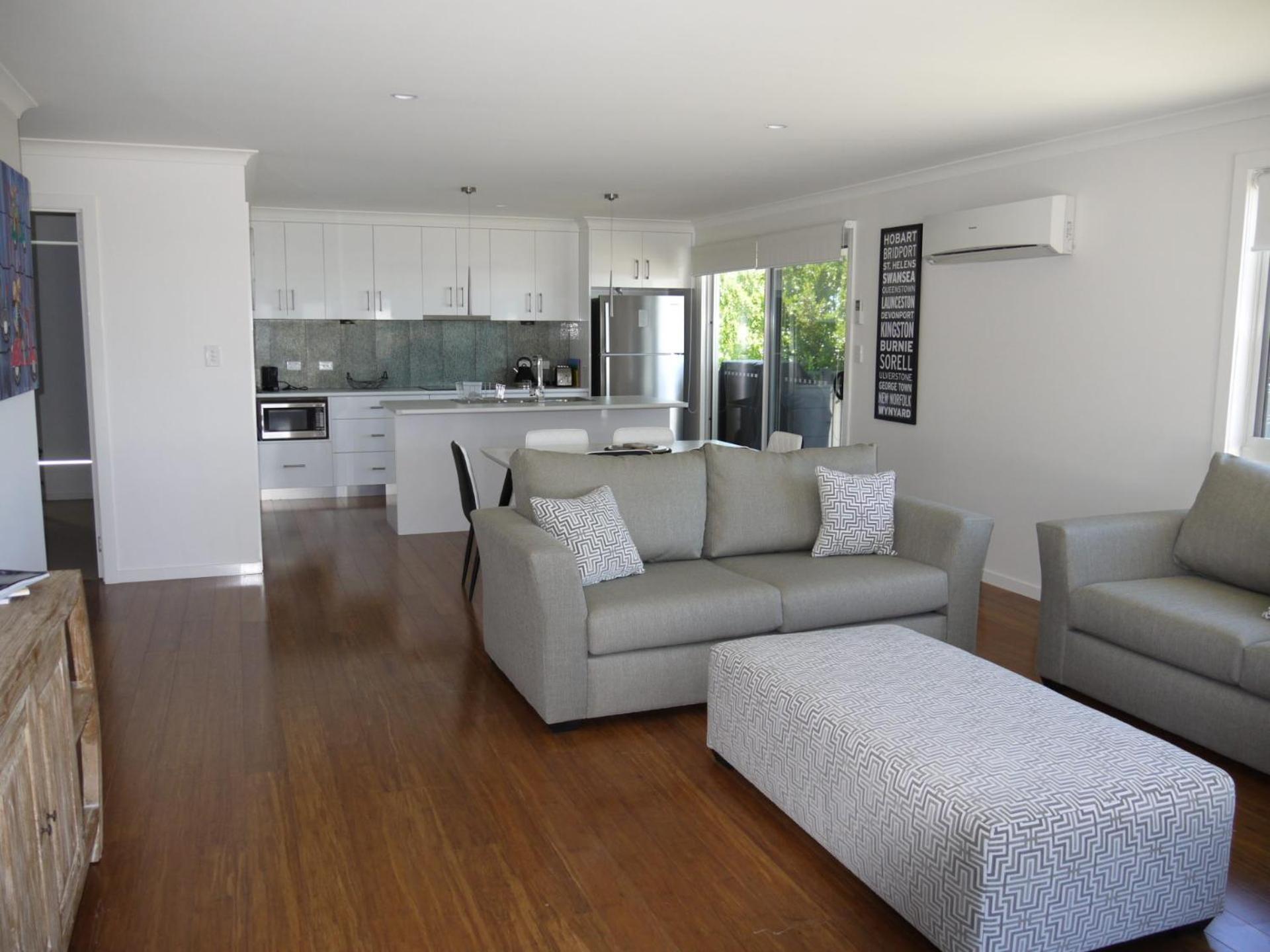 Westwood Villas - Bridport view 4