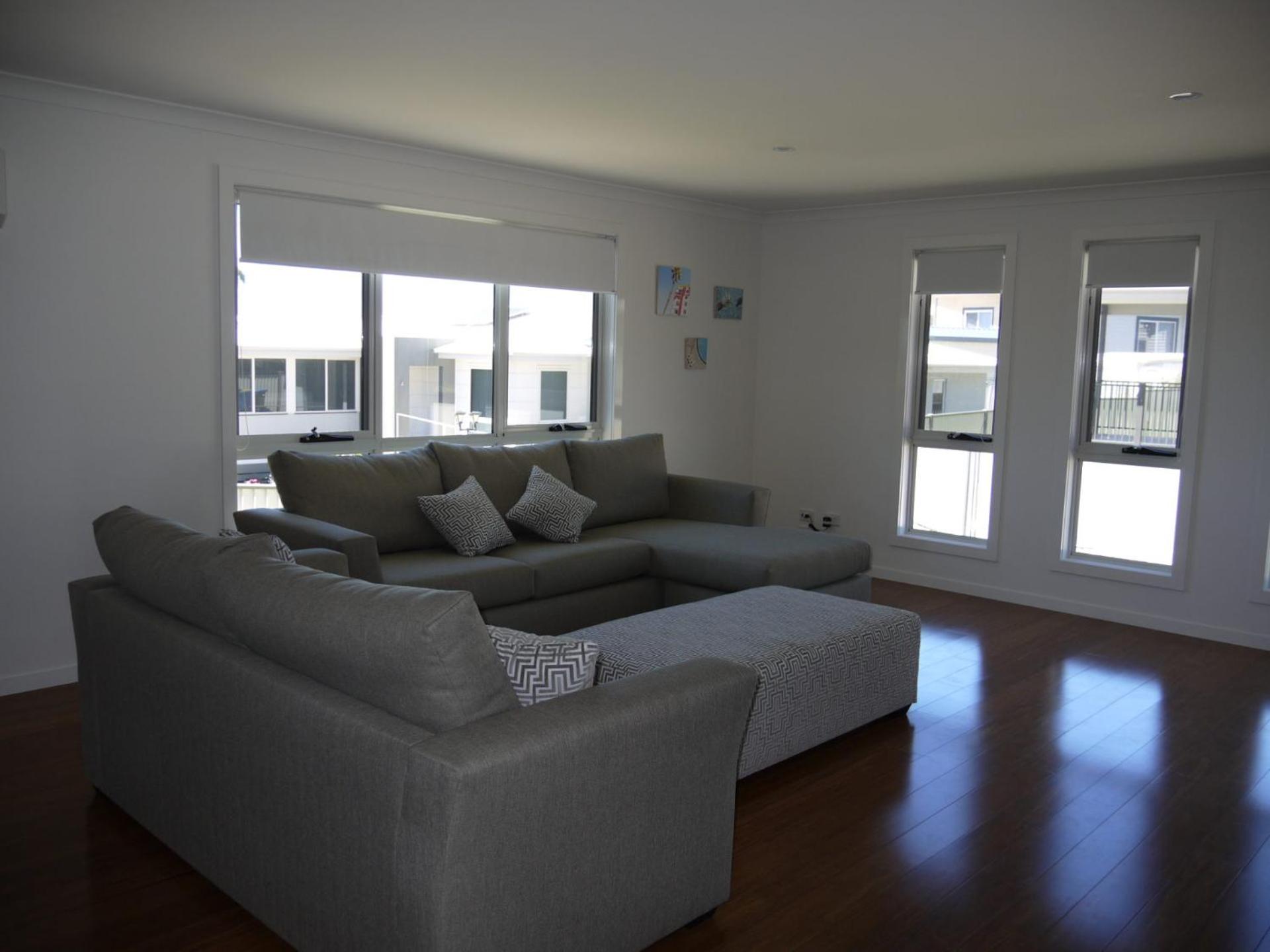 Westwood Villas - Bridport view 3