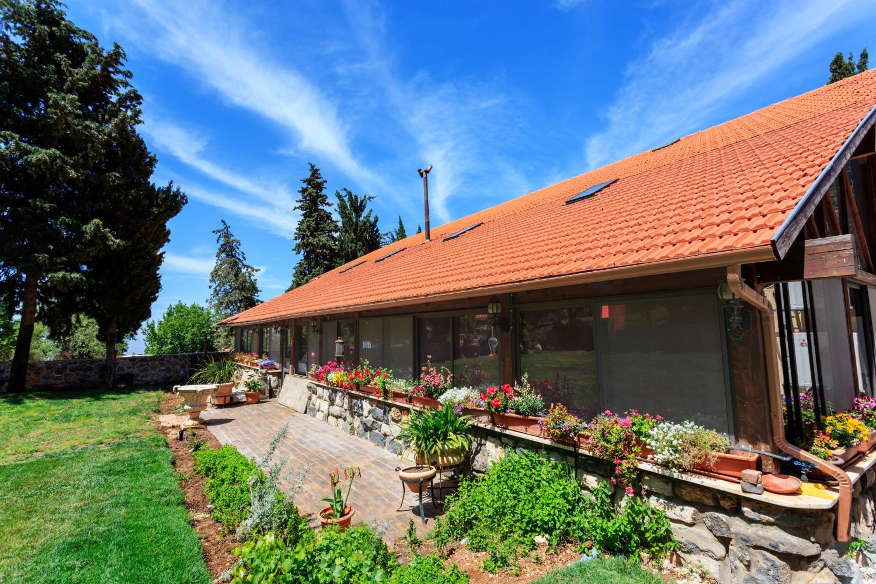 Hunter's Lodge