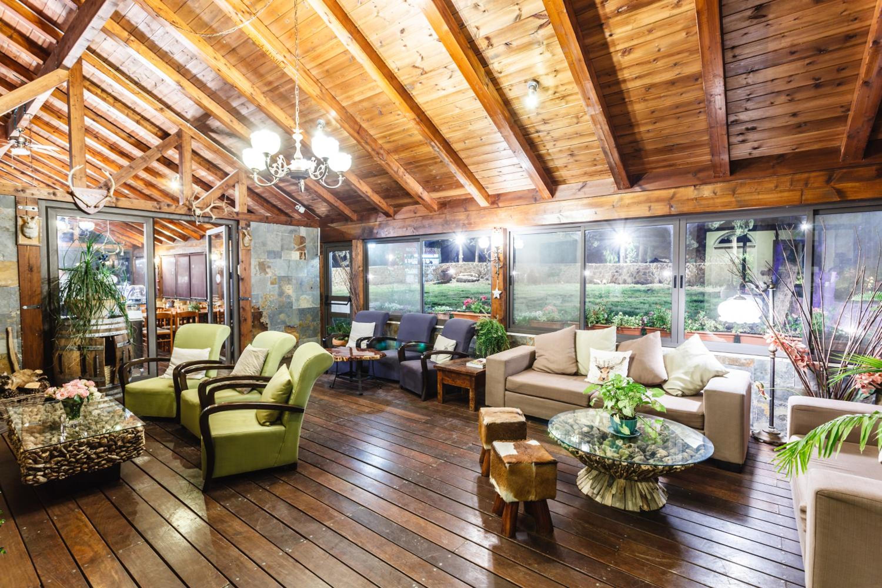 Hunter's Lodge