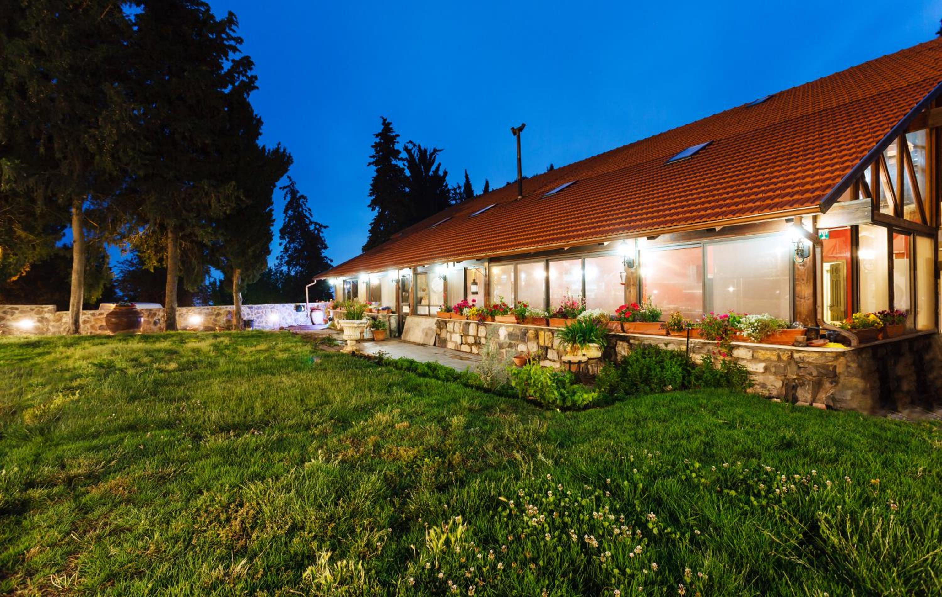 Hunter's Lodge
