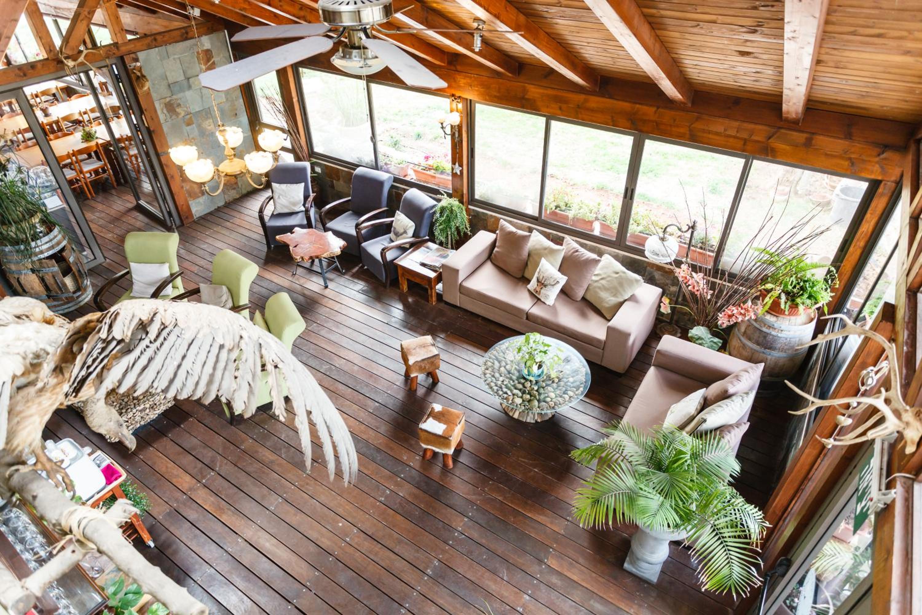 Hunter's Lodge