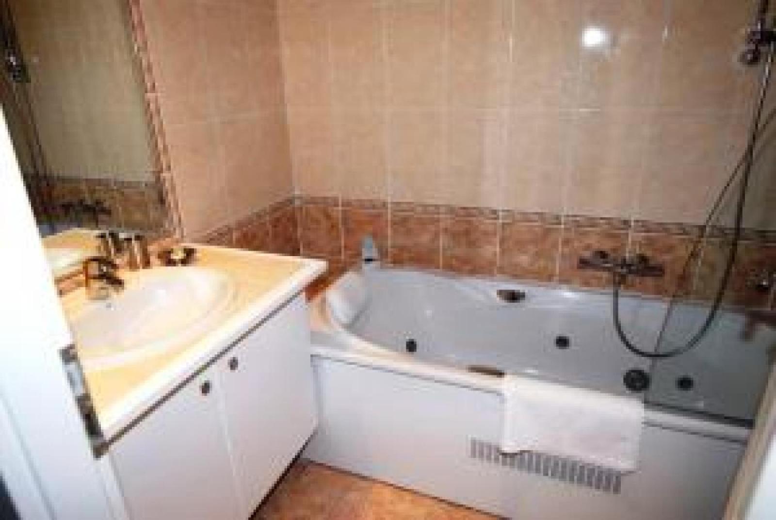 Stunning 2 Bed Apt on the seafront of Cannes in a high class secure building with swimming pool 463 view 2