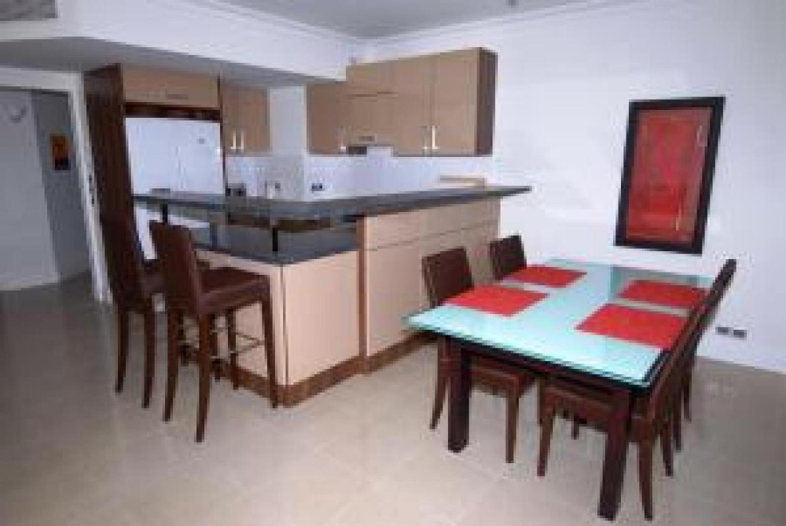 Stunning 2 Bed Apt on the seafront of Cannes in a high class secure building with swimming pool 463 view 3