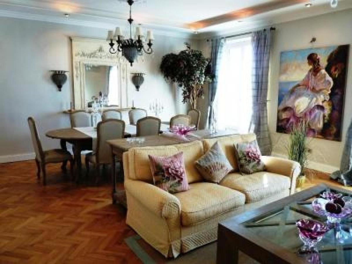 Charming 2 bedroom apt in Central Cannes walking distance to beaches Croisette and the Palais 678 view 2