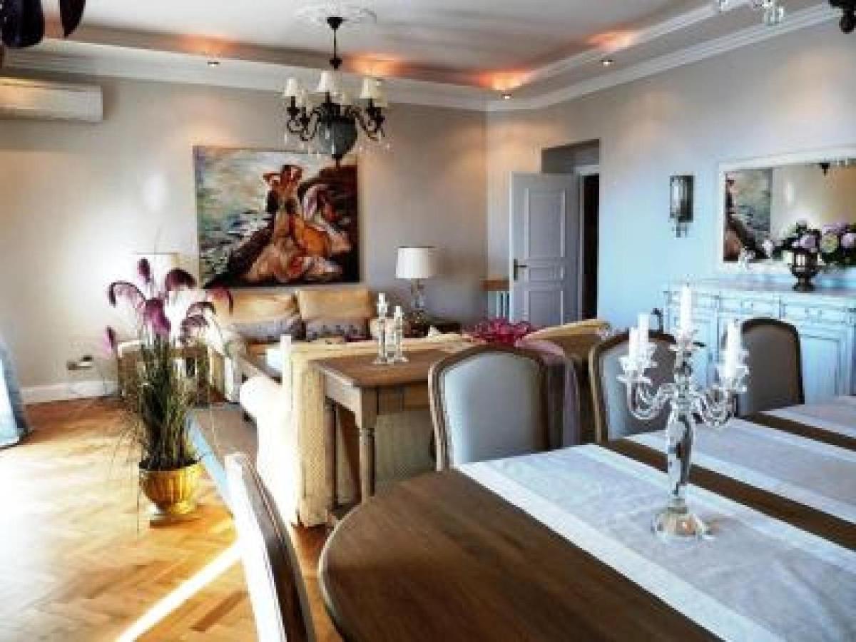 Charming 2 bedroom apt in Central Cannes walking distance to beaches Croisette and the Palais 678 view 3