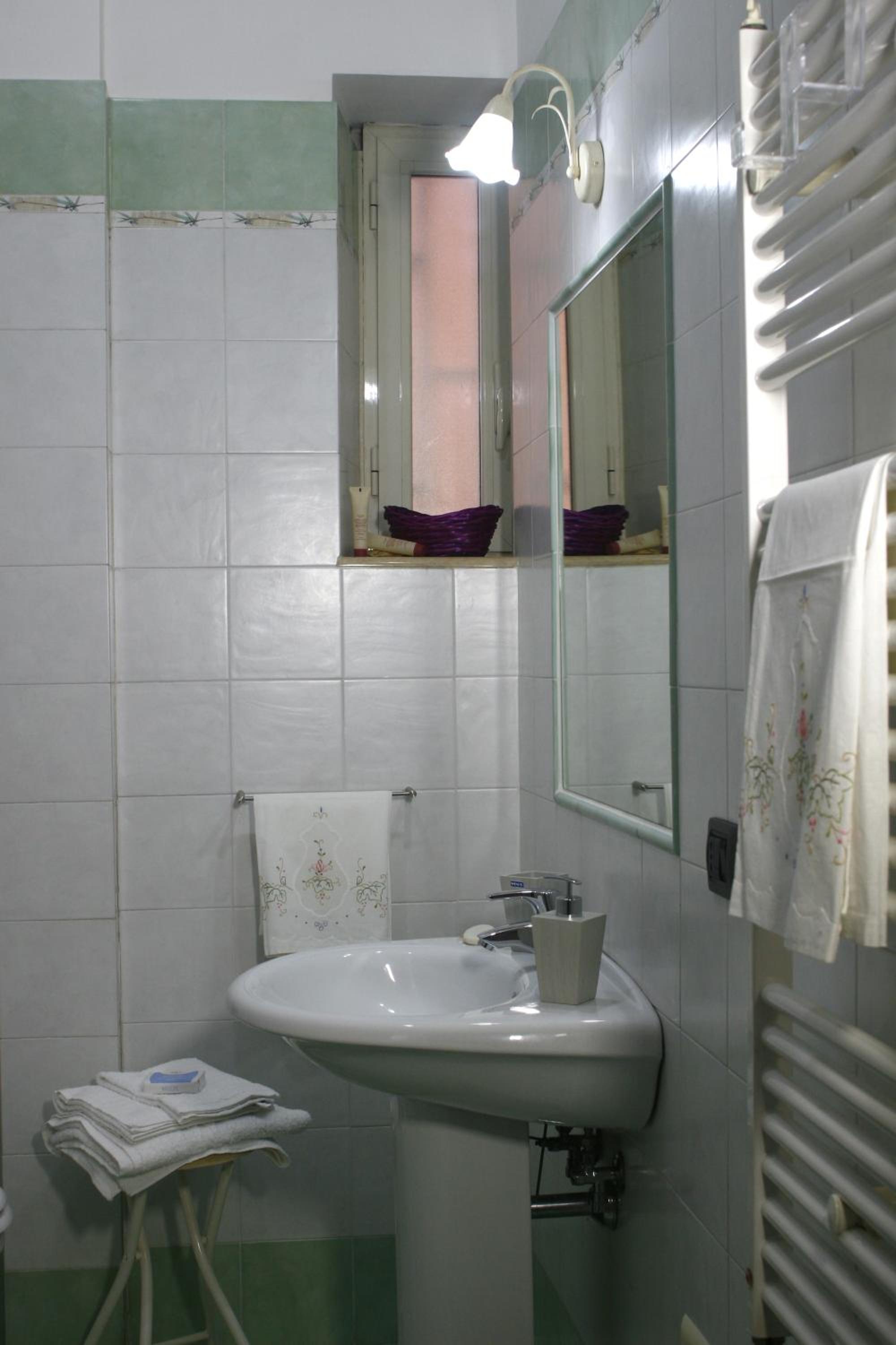 B&B Galileo photo 2