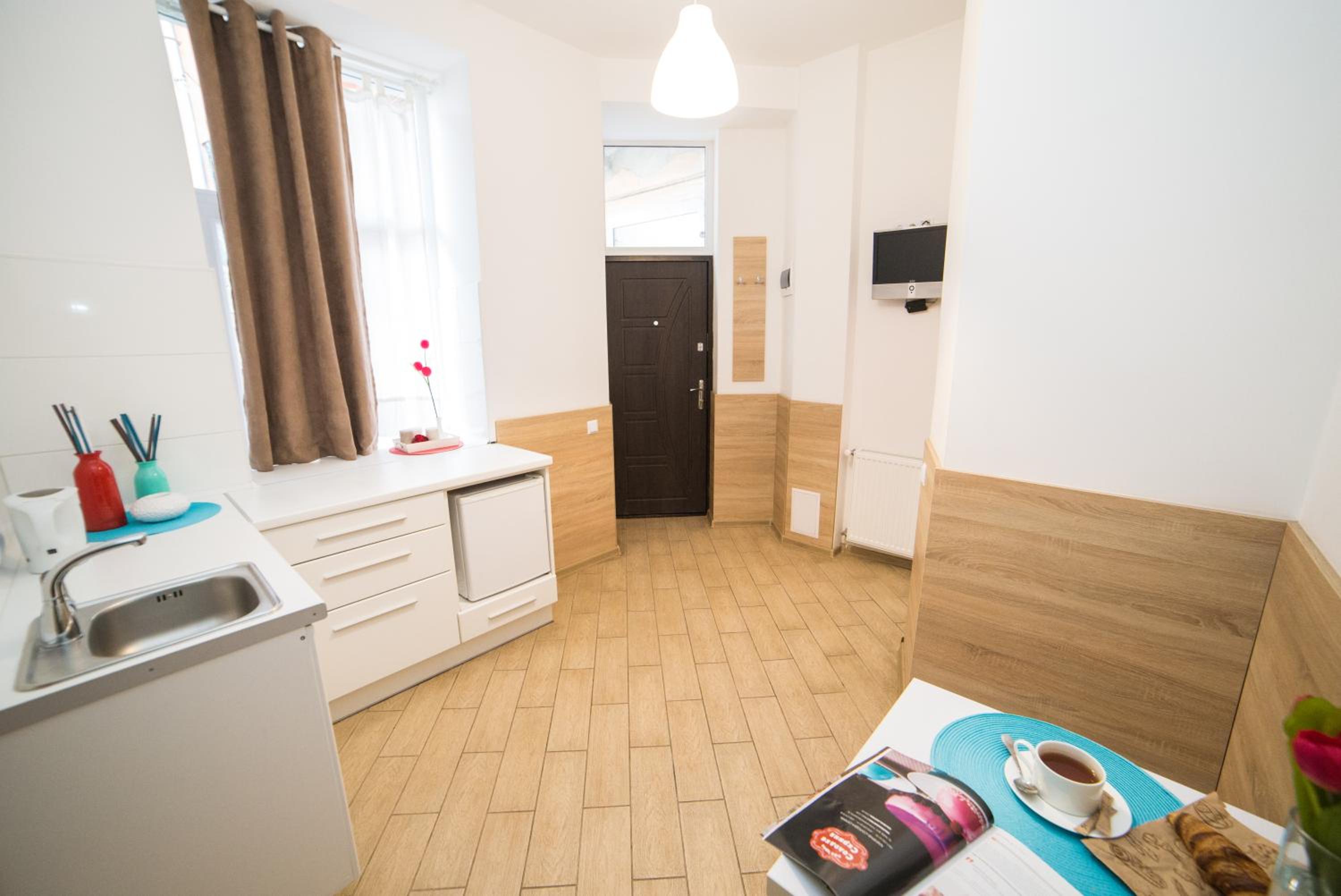 HOT PRICE! SMART APARTMENT Крехівська 7 ФОРУМ view 5