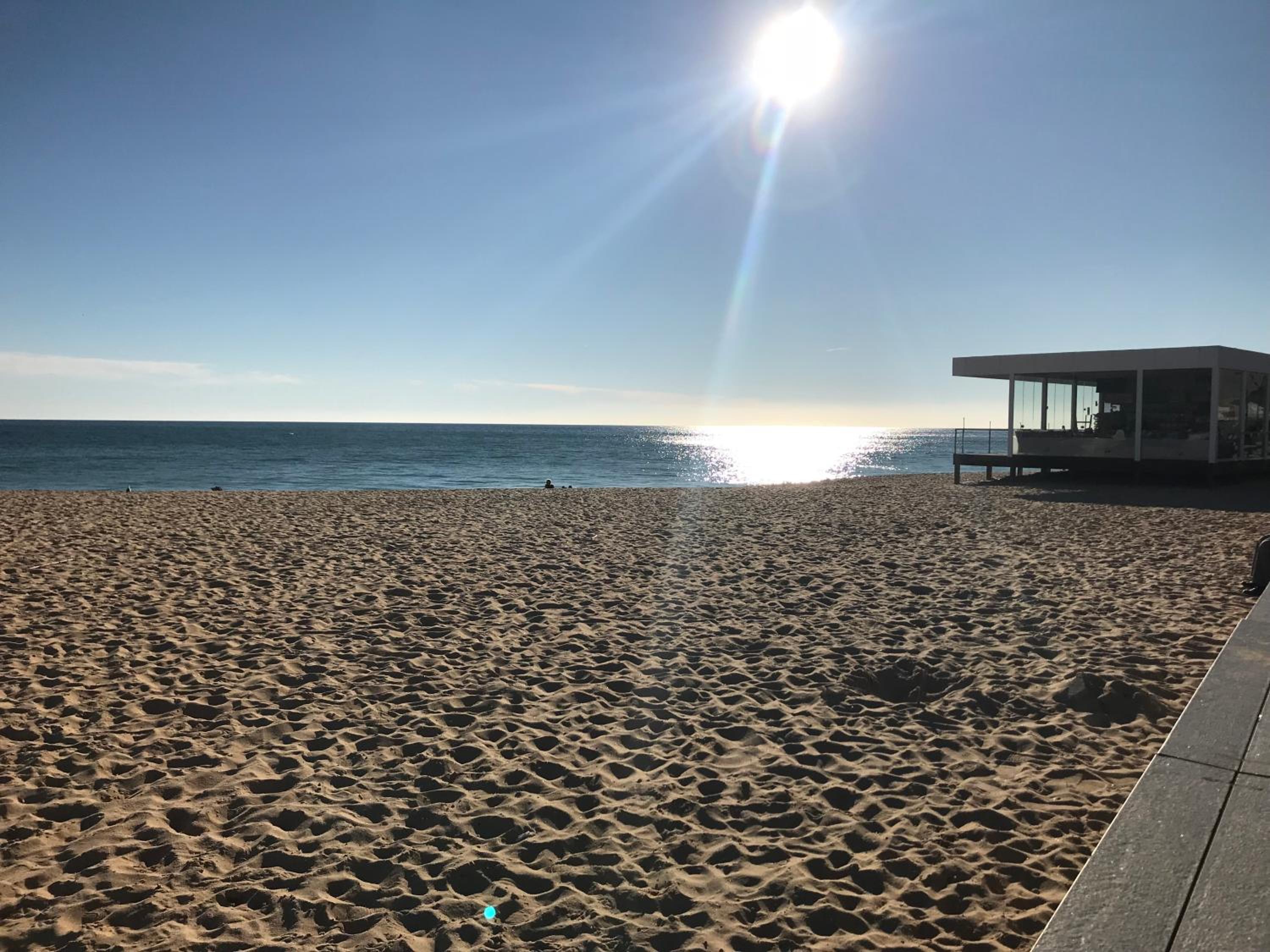 Charming Beach Apartment view 4