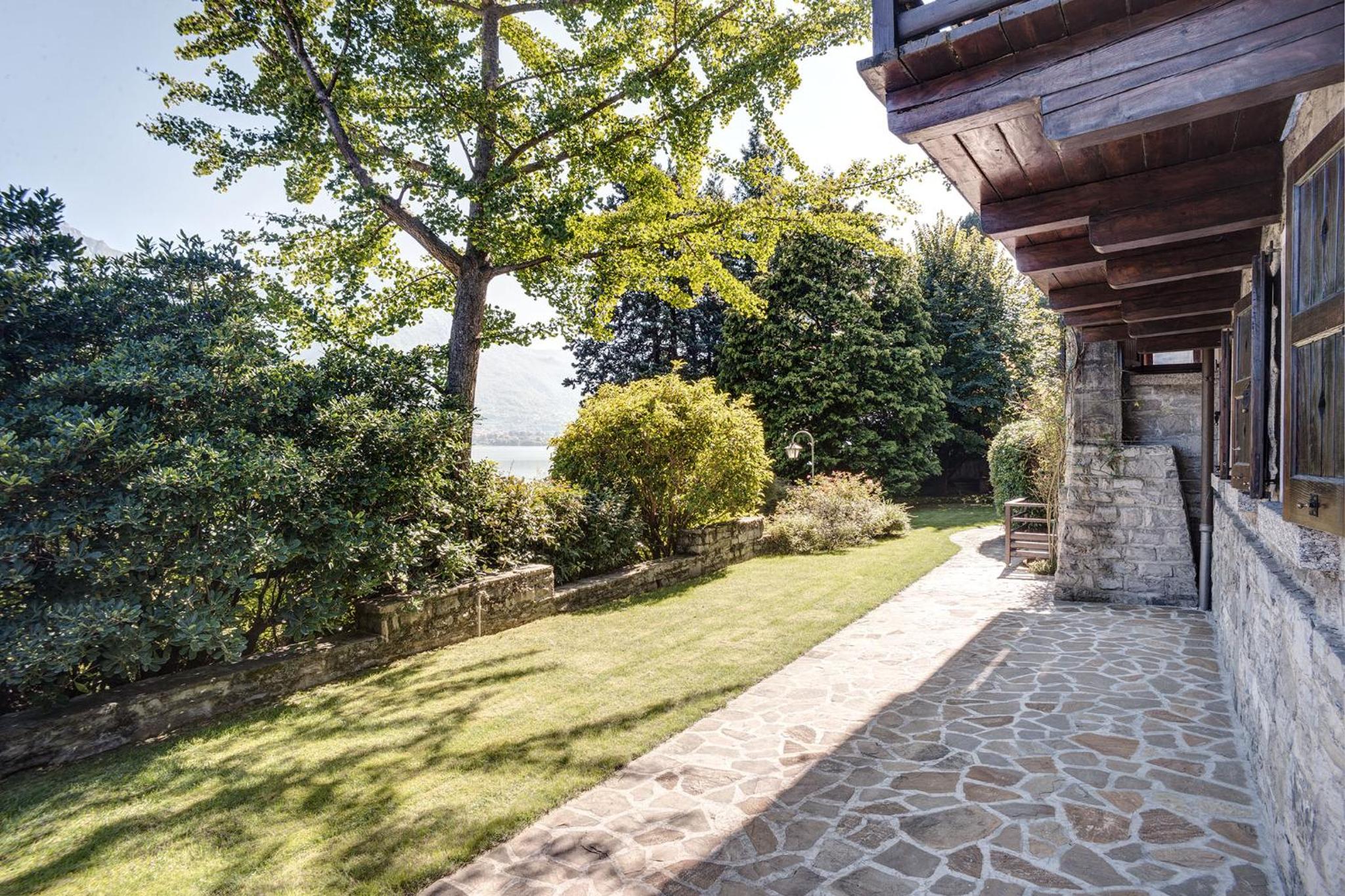 Villa Il Cigno Lakeside view 5