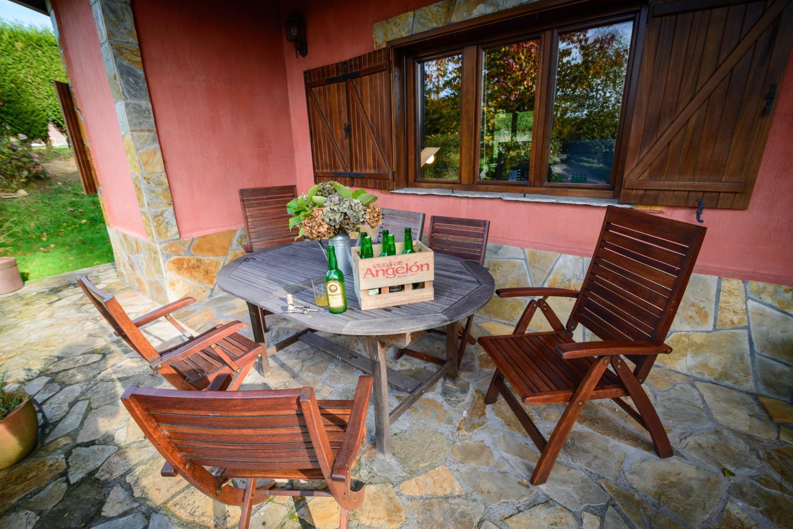 La Casina de Punticiella view 2