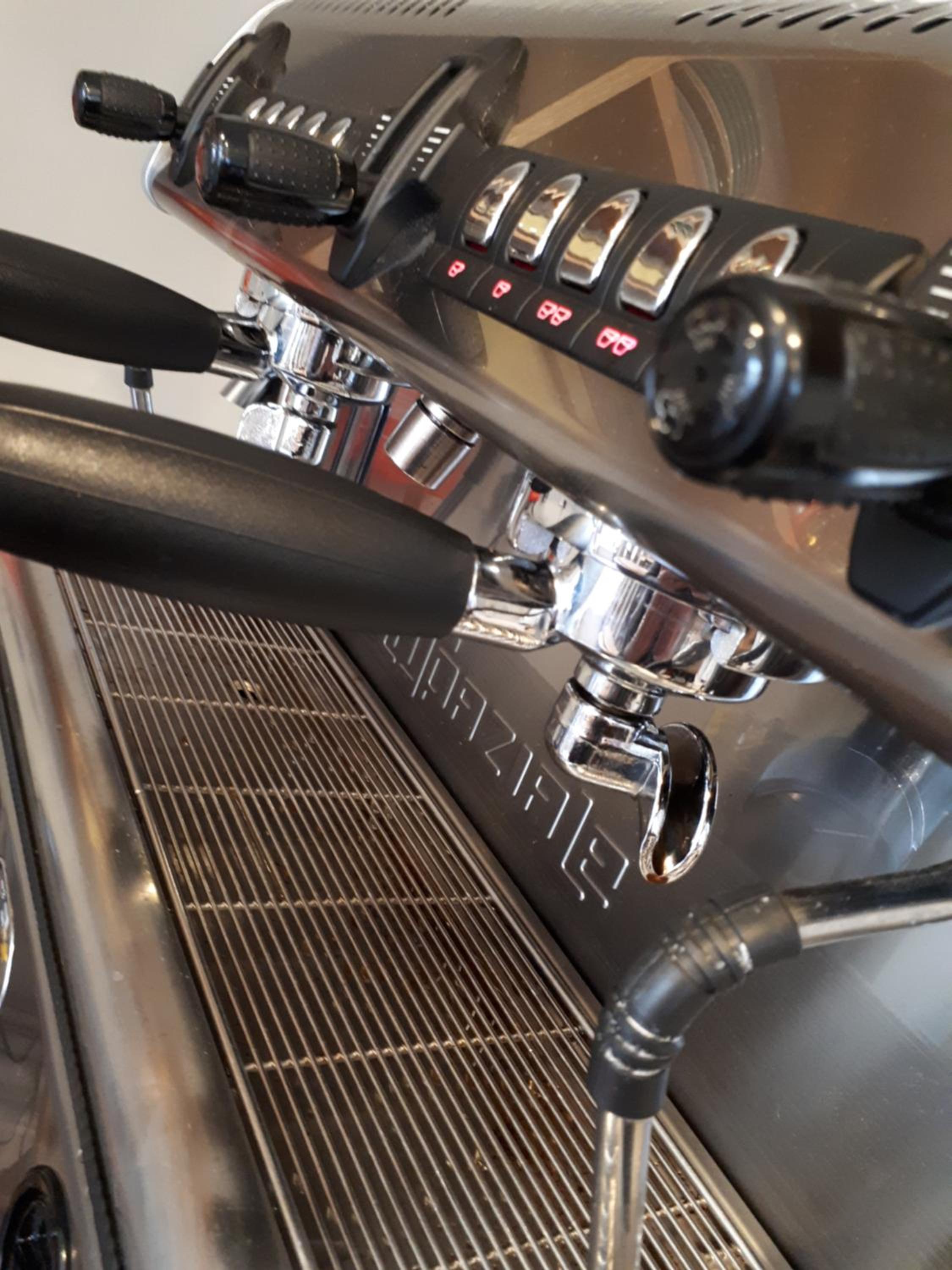 Ty Glyndwr Bunkhouse, Bar and cafe
