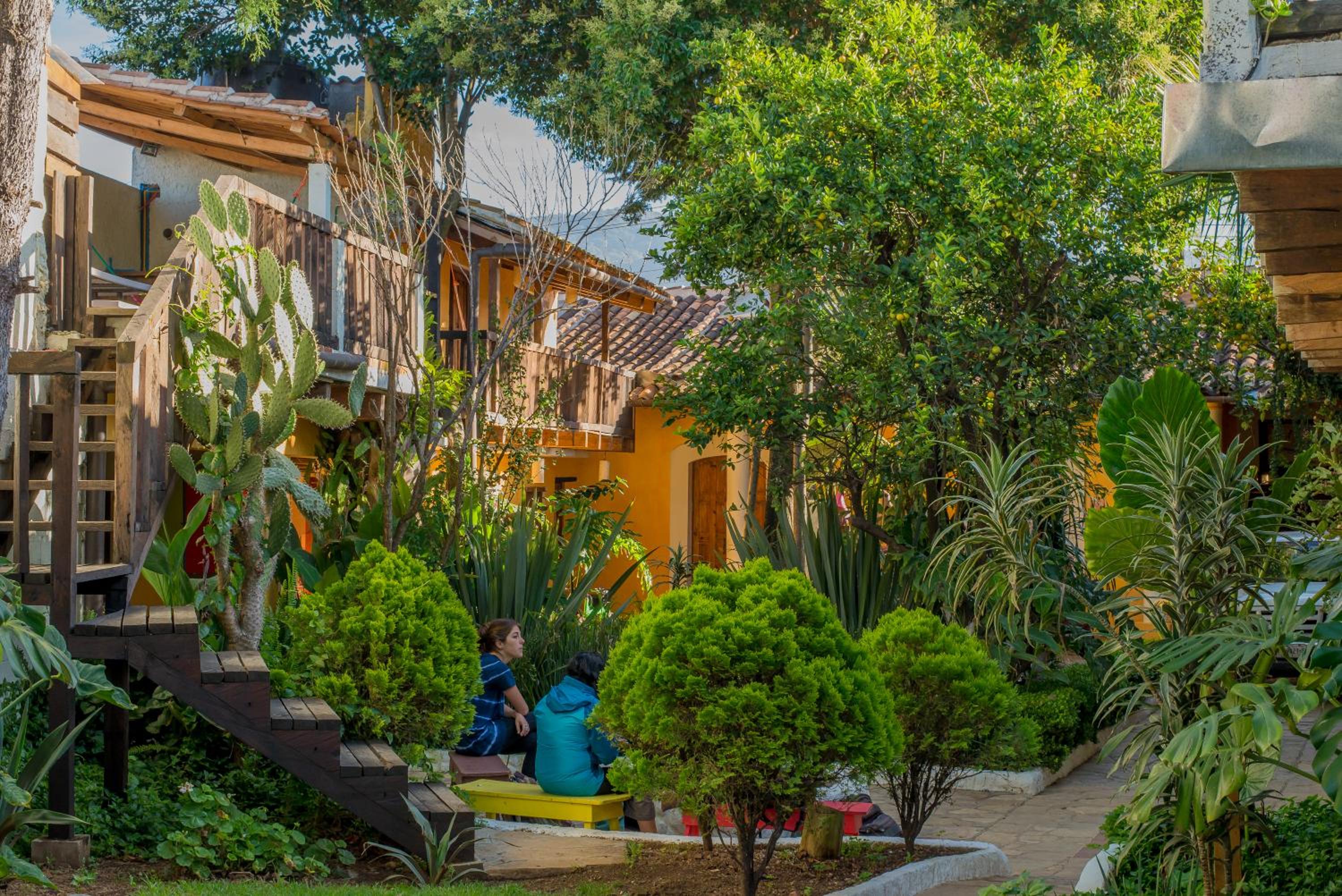 Rossco Hostel & Hotel