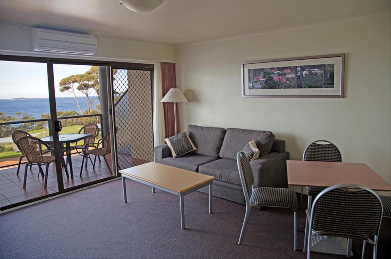 Amooran Oceanside Apartments and Motel