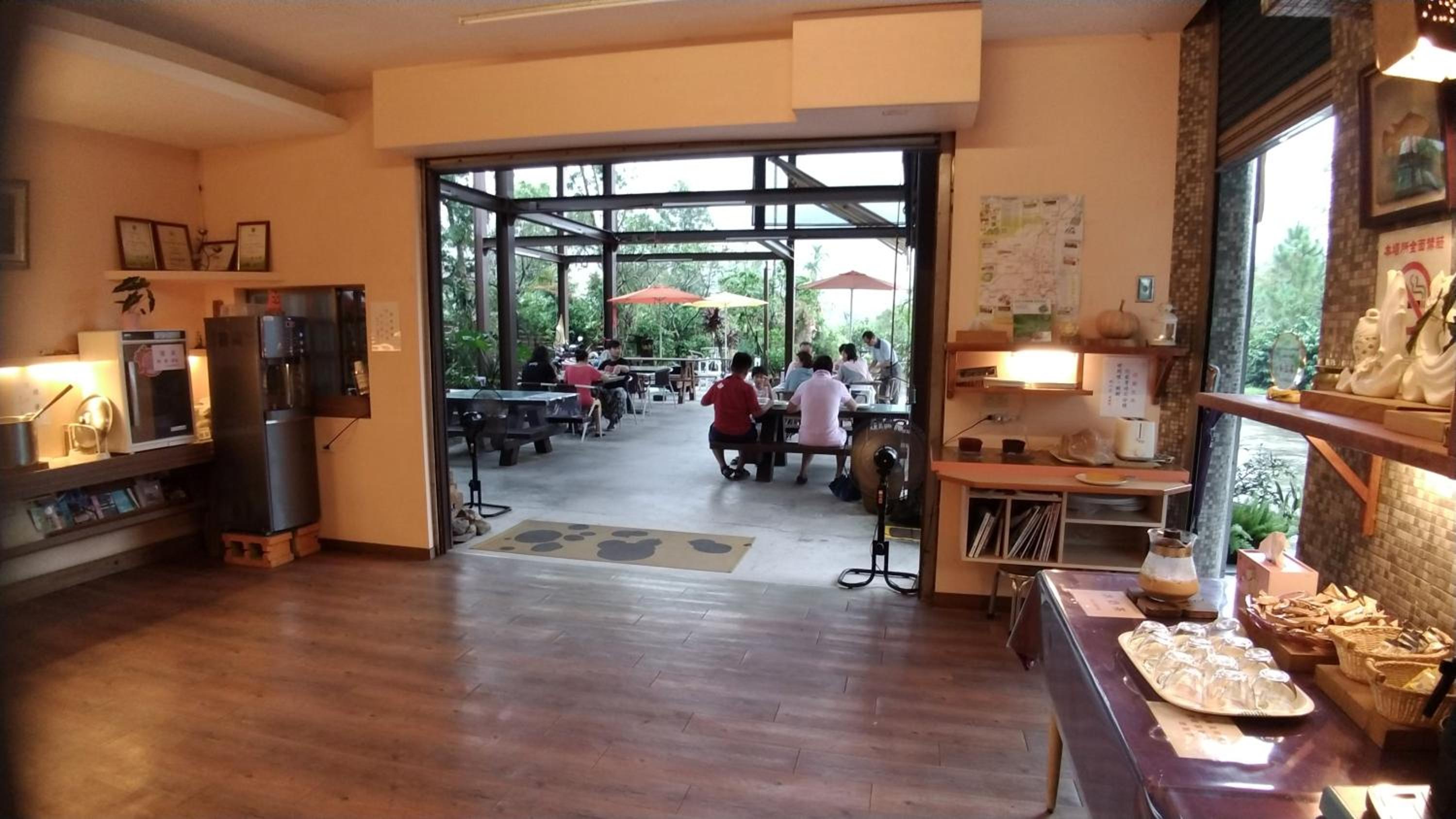 dining